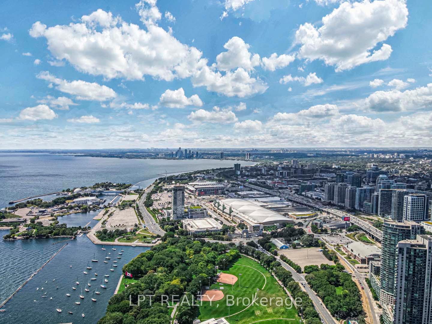 2 Bedrooms Condo at 215 Fort York, Toronto For sale