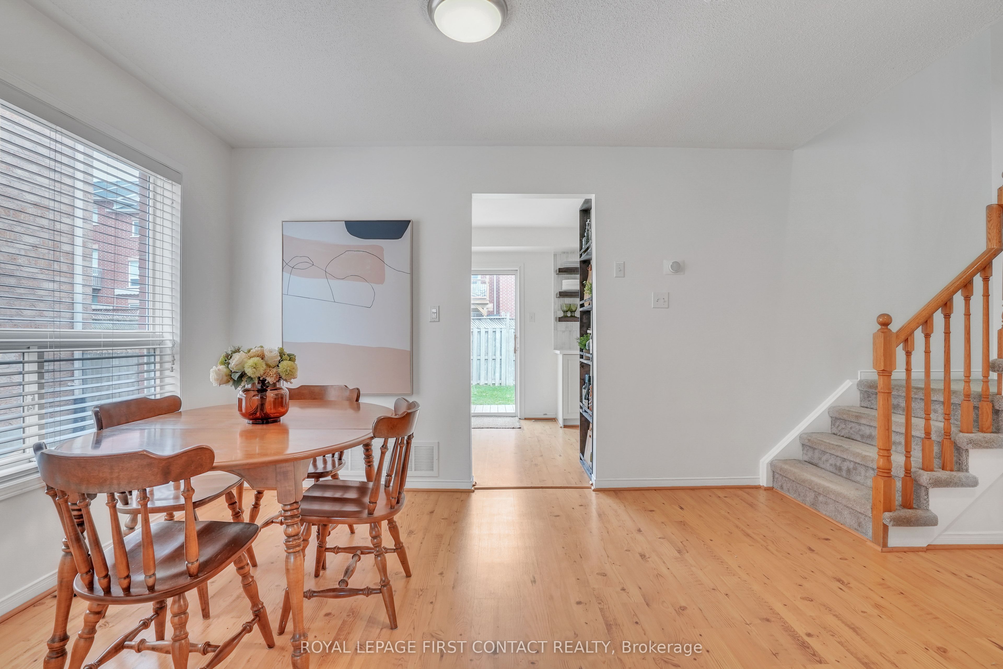 26 Drake Drive, Barrie, ON L4N 8W3