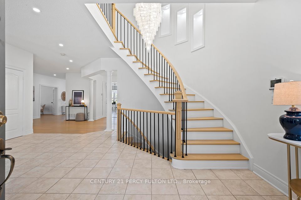 35 Donwoods Court, Brampton, ON L6P 1T6