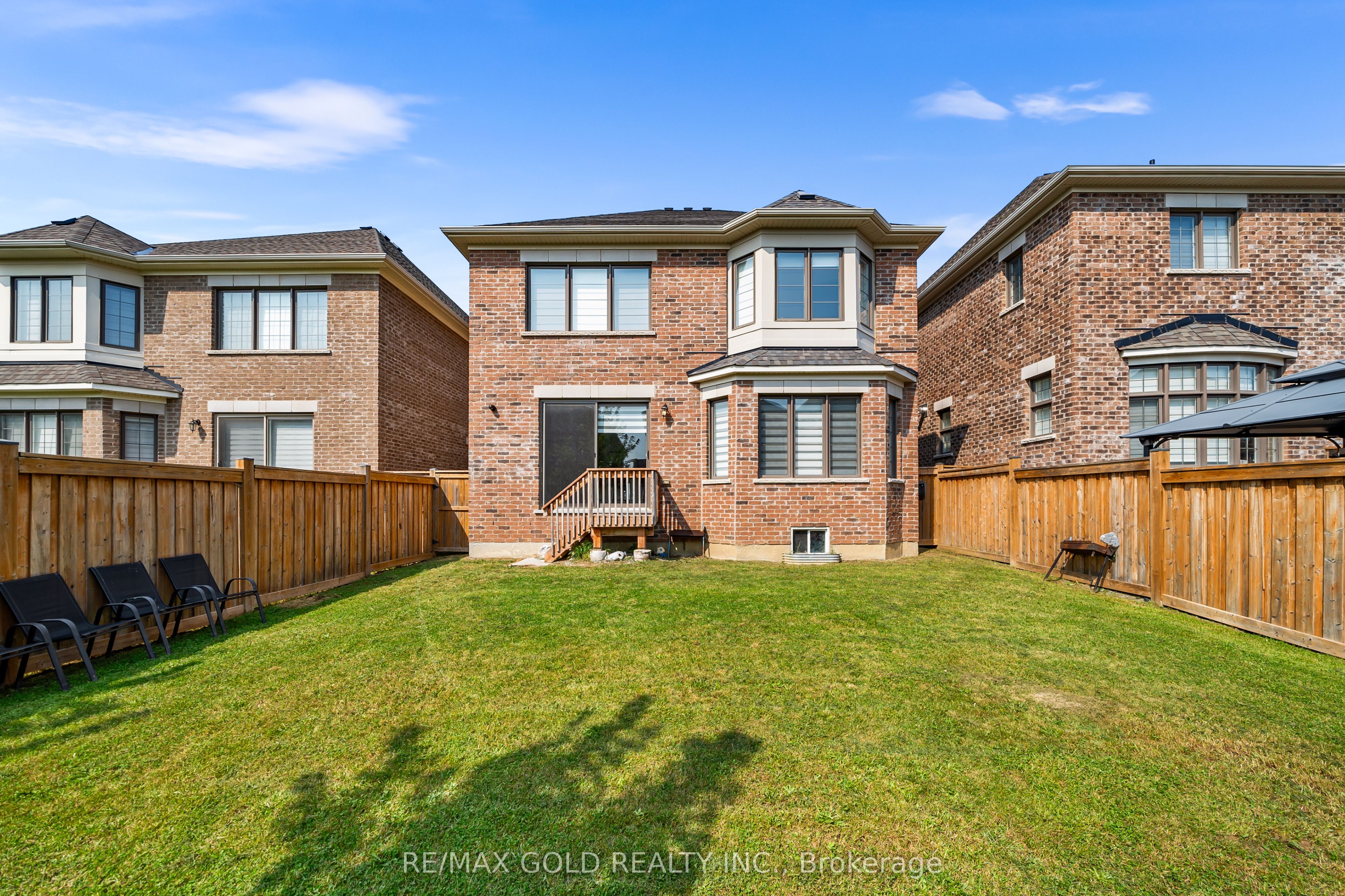 31 Streamside Street