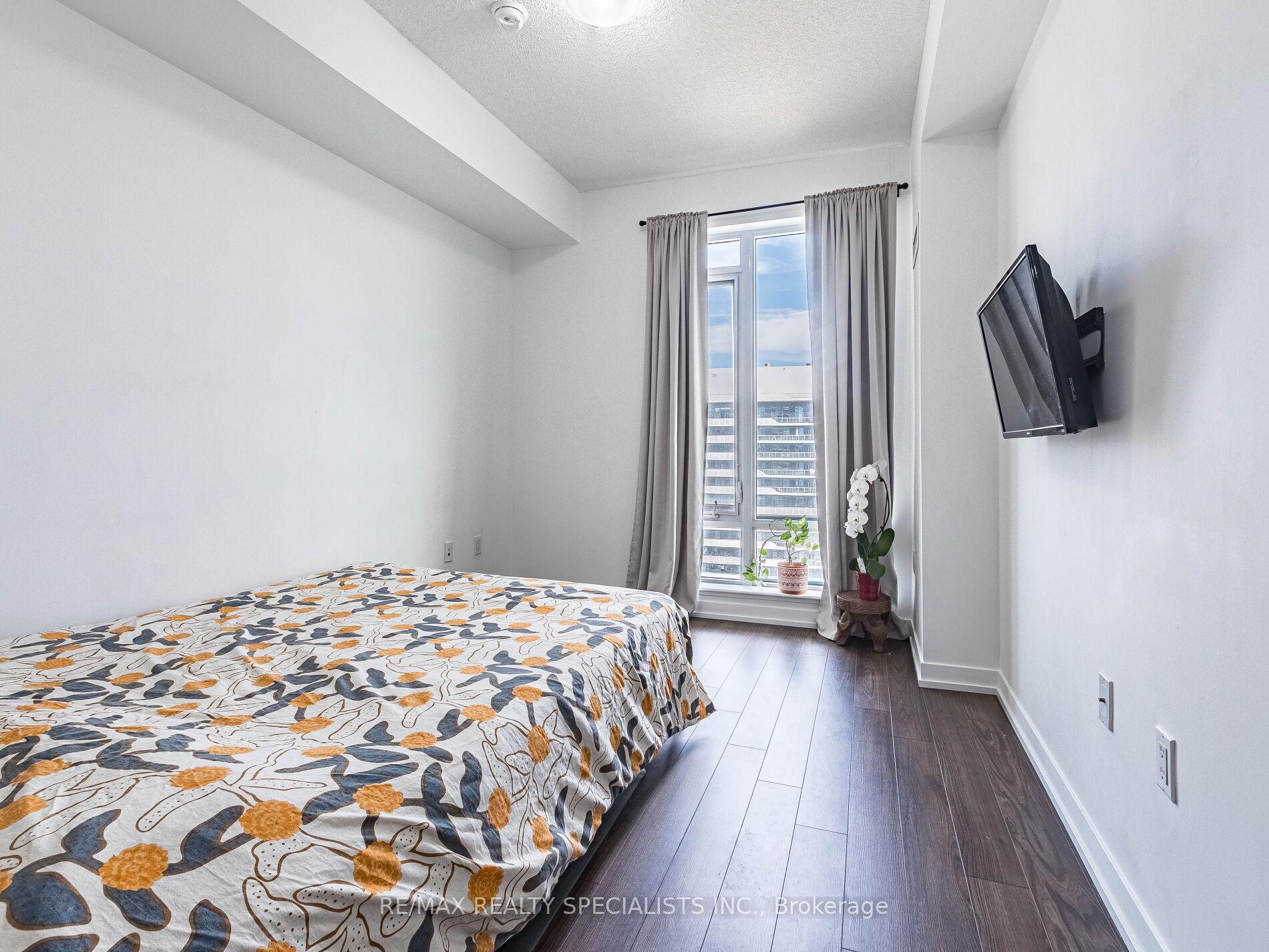 2 Bedrooms Condo at 2560 Eglinton, Mississauga For sale