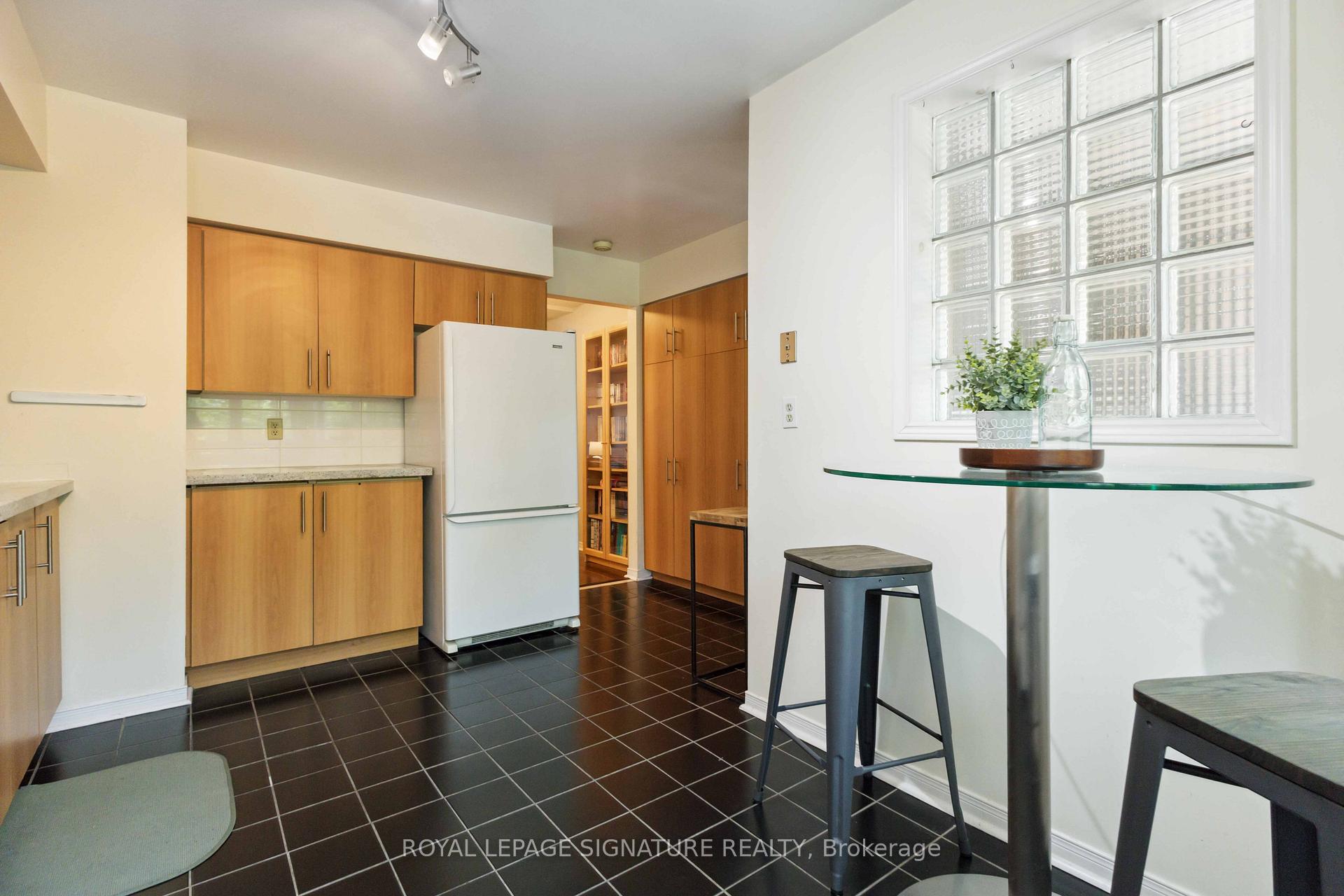 2 Bedrooms Condo at 36B Massey, Toronto For sale