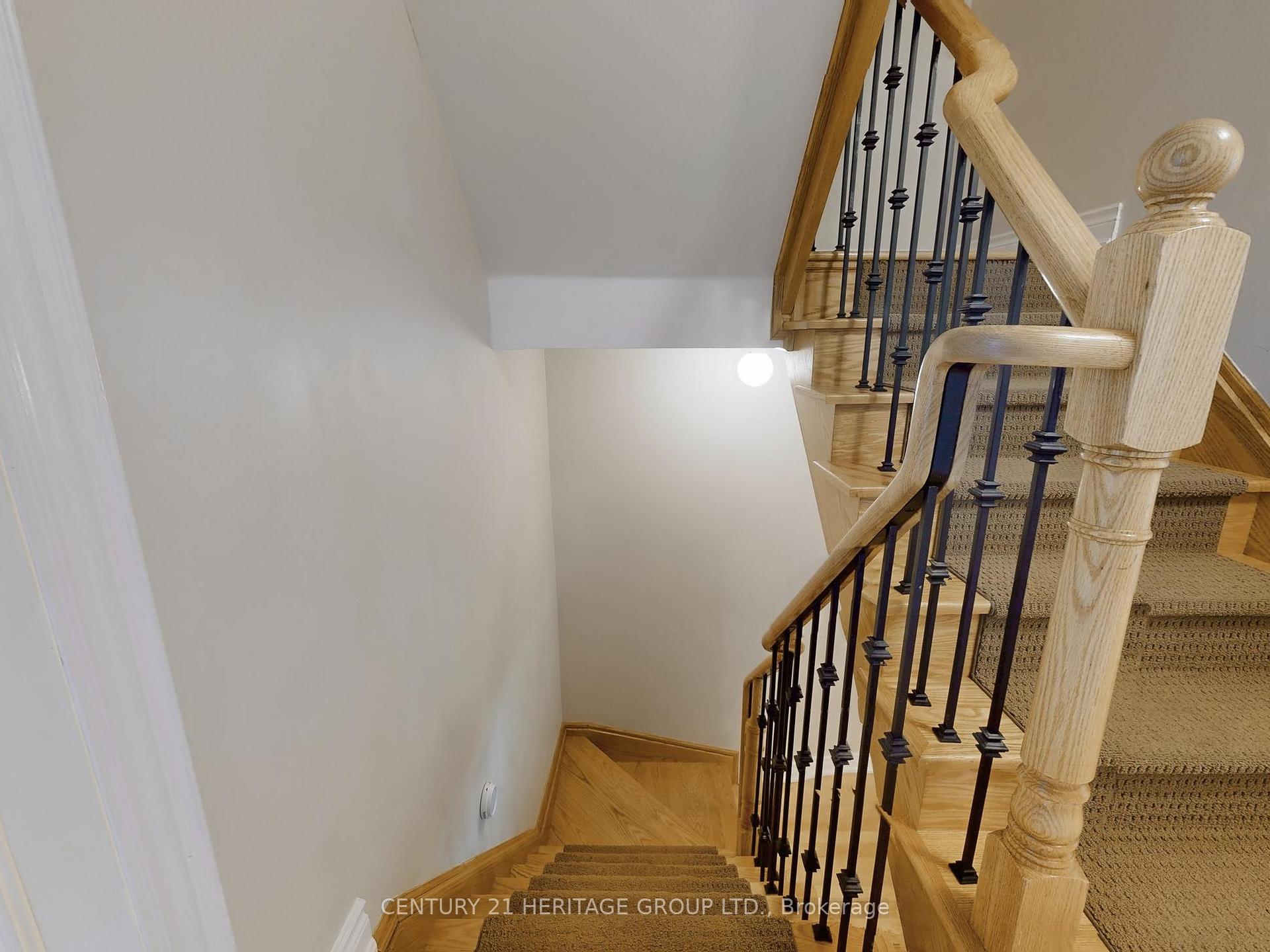 4 Bedrooms Condo at 127 Mill, Toronto For sale