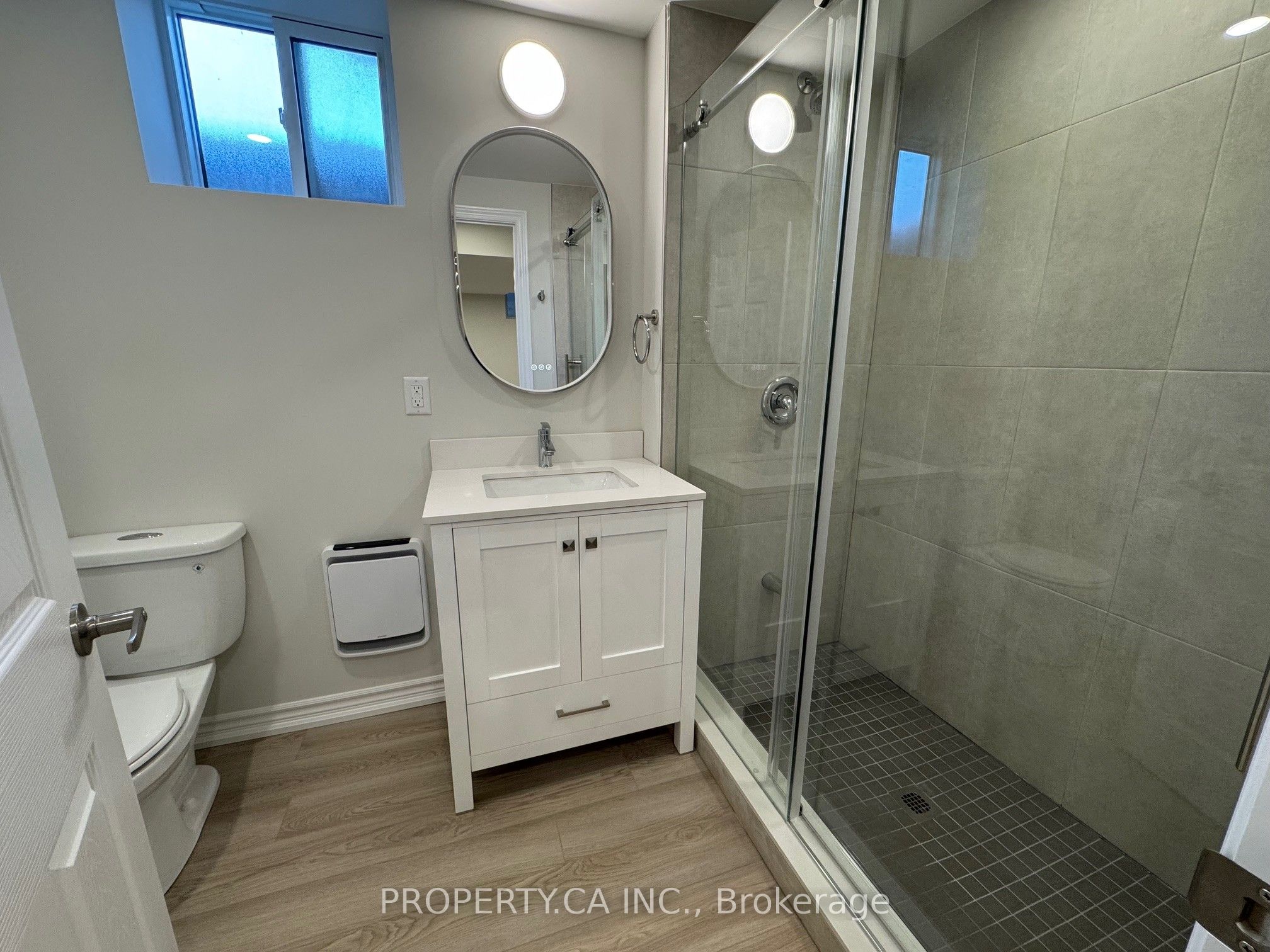 370 Lakeshore Road W, #1