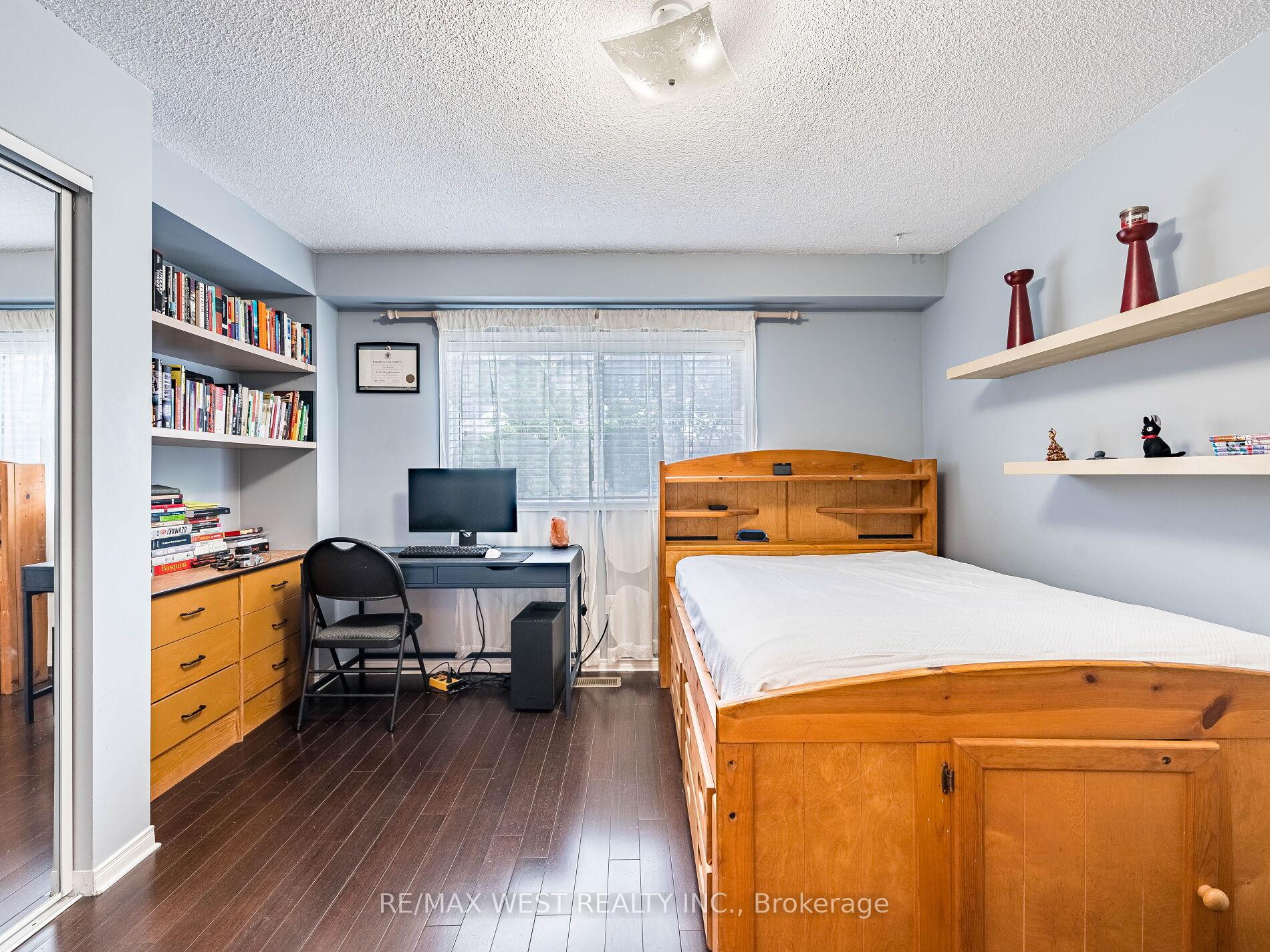 4 Bedrooms Condo at 1168 Arena, Mississauga For sale