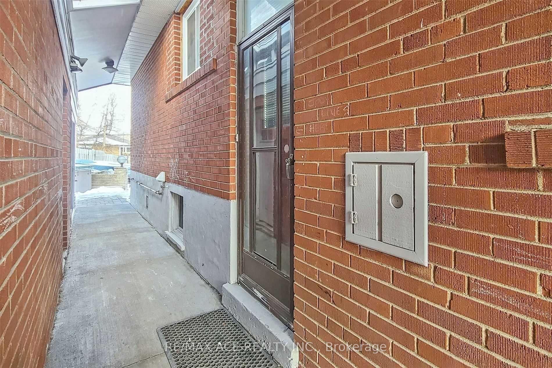 16 Hogan Drive, #Bsmt