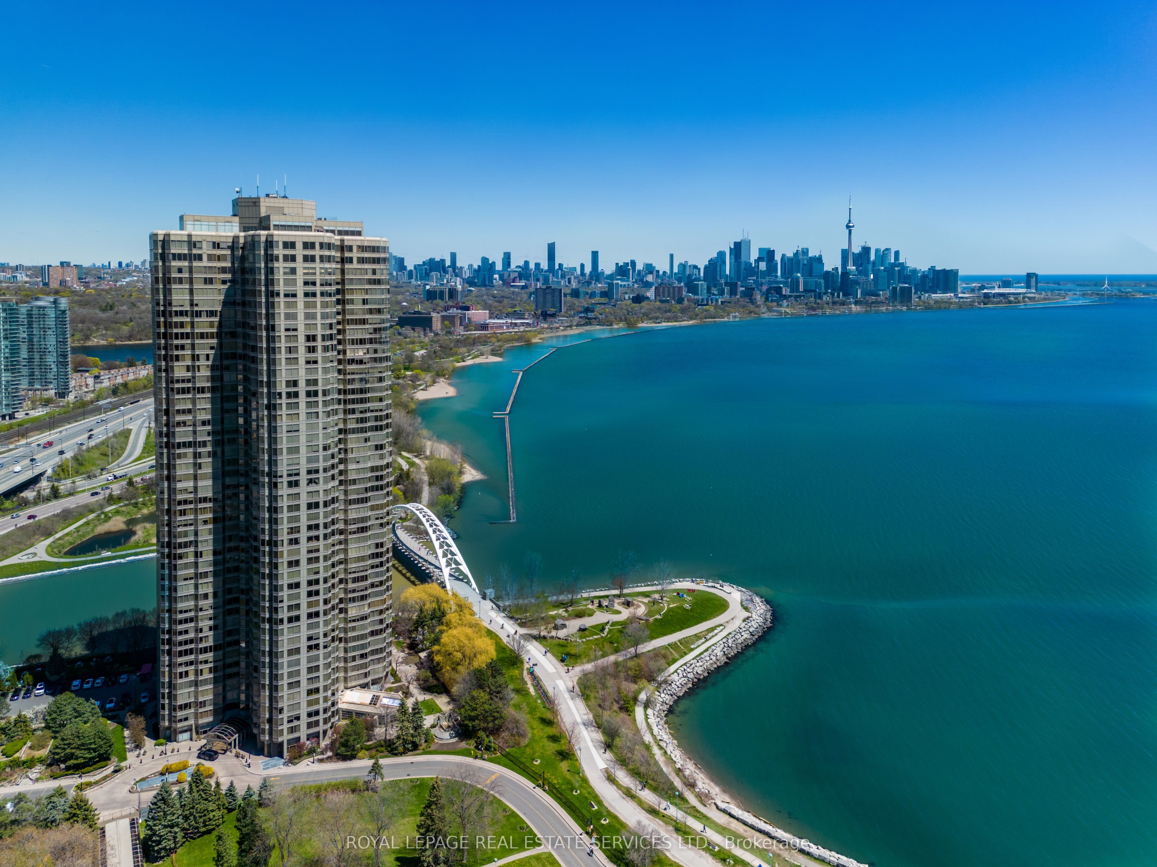 1 Palace Pier Court, #1806