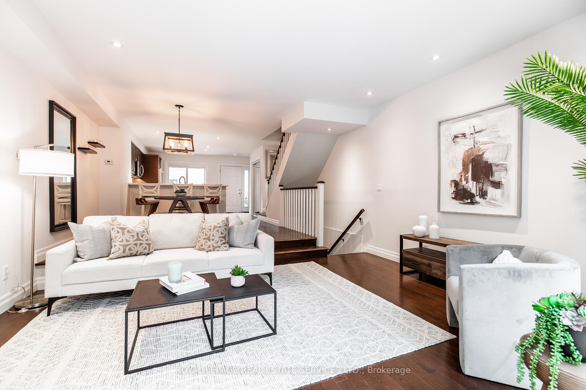 3 Bedrooms Condo at 3122 Lakeshore, Oakville For sale