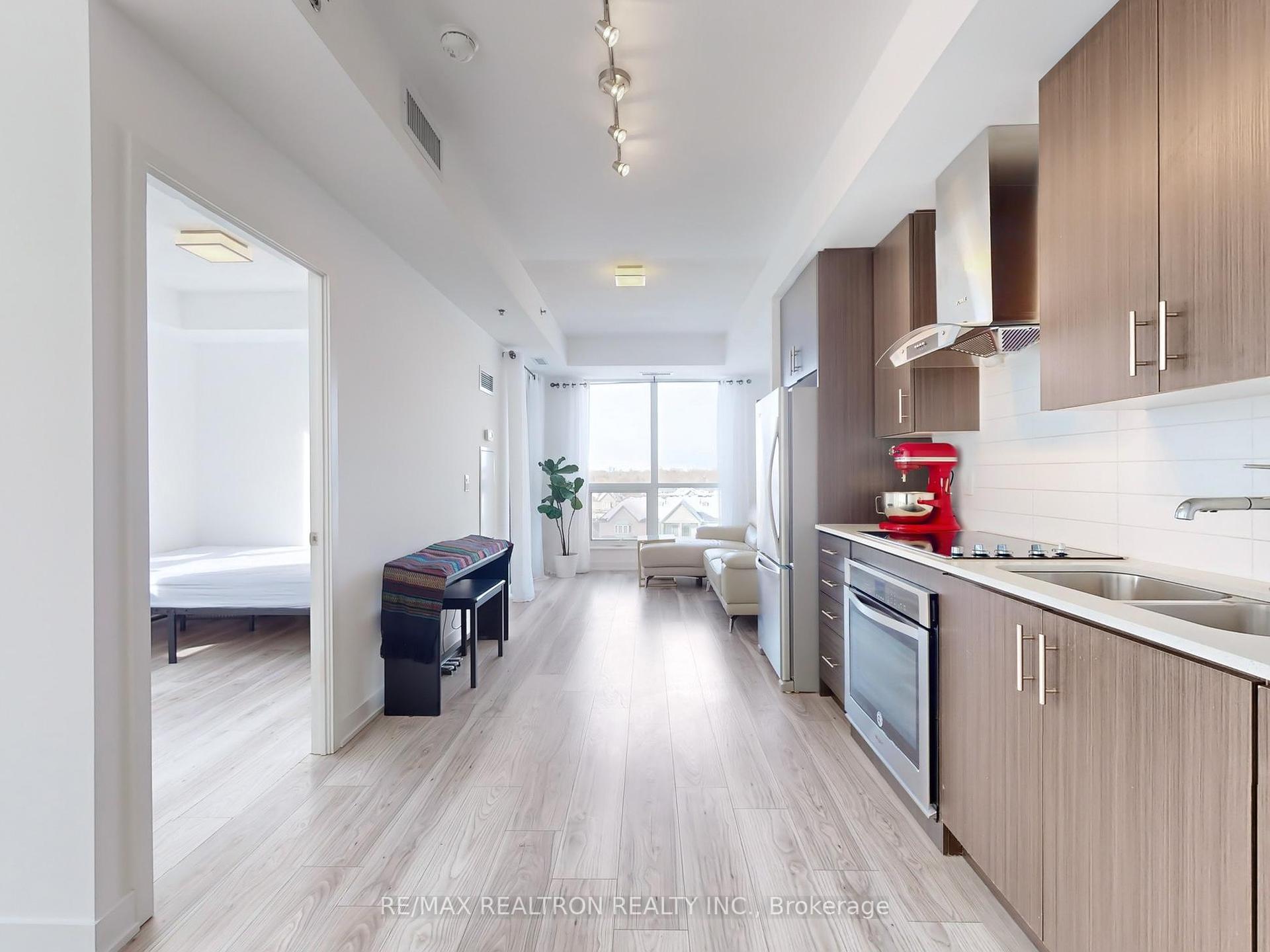 3 Bedrooms Condo at 195 Bonis, Toronto For sale