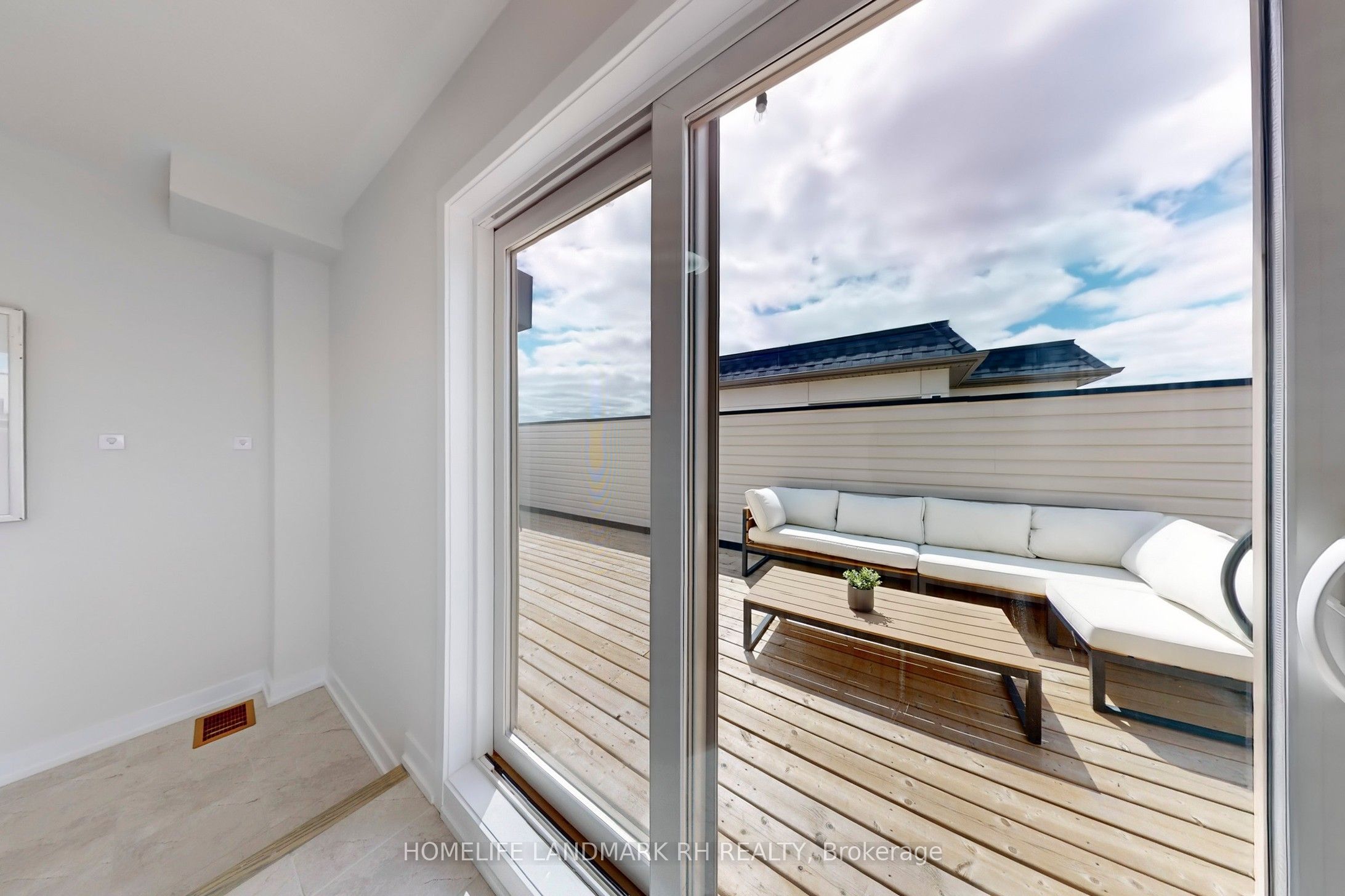 9 Guardhouse Crescent