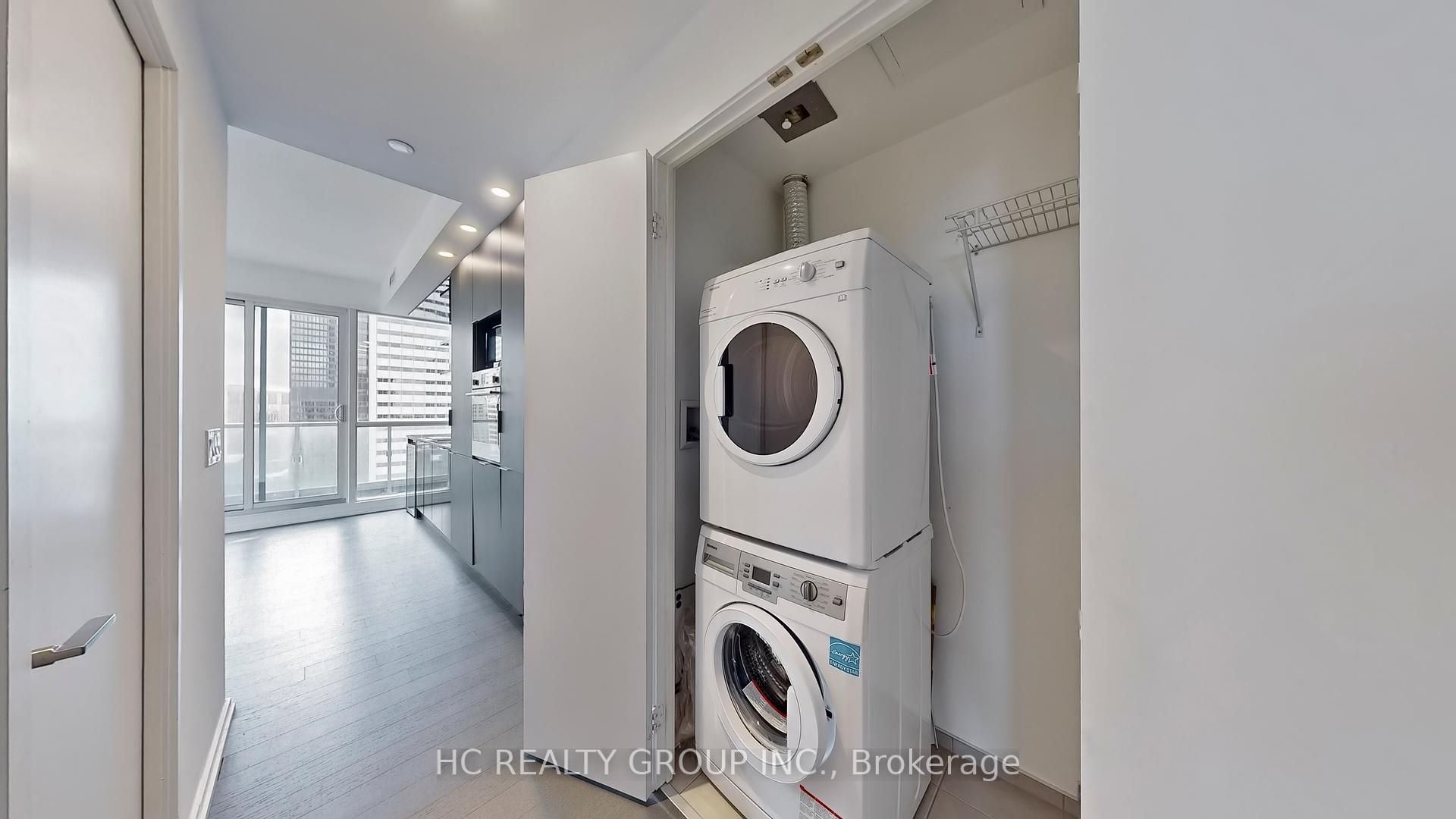 2 Bedrooms Condo at 70 Temperance, Toronto For sale