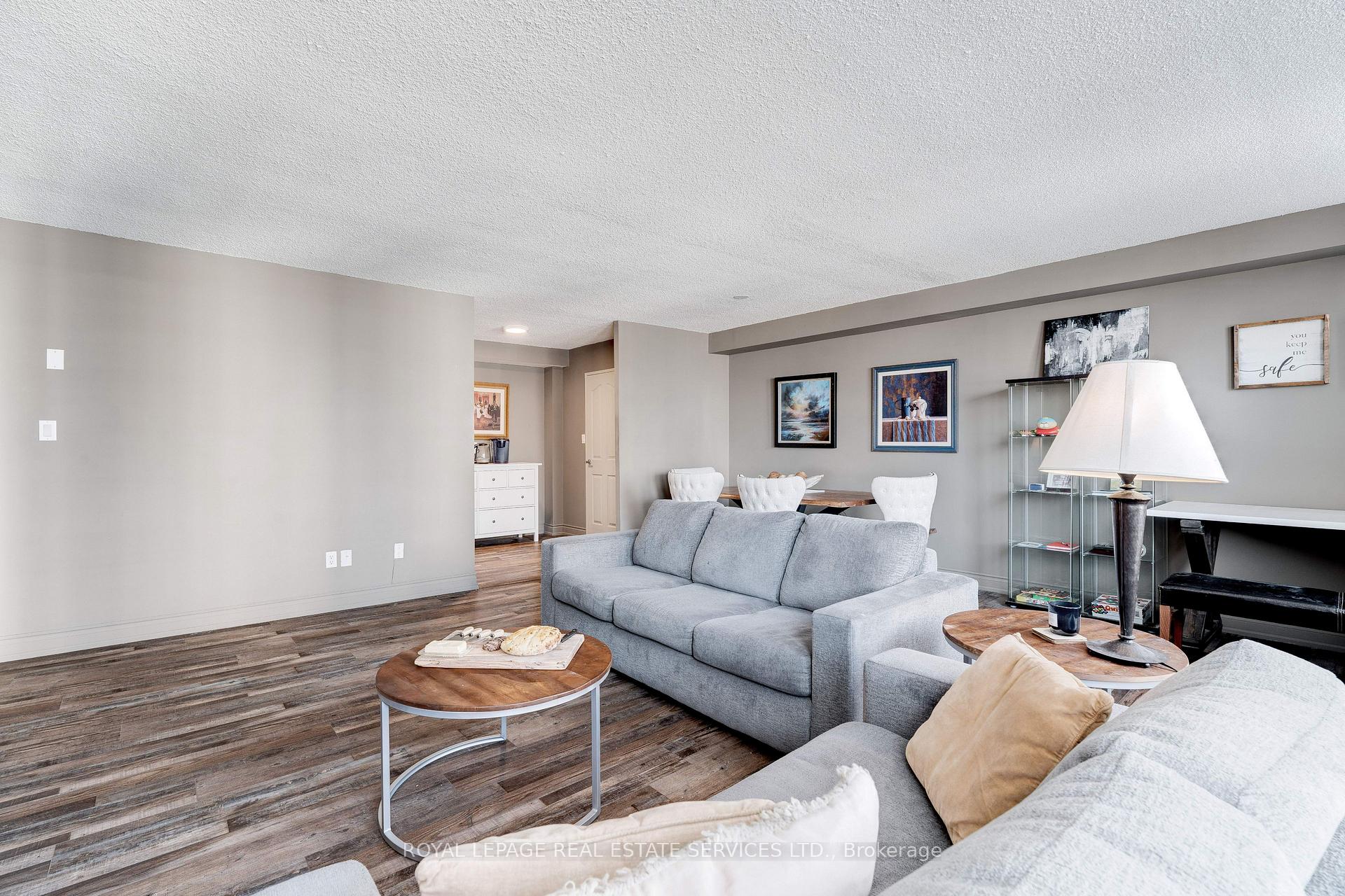 2 Bedrooms Condo at 120 Duke,  Hamilton For sale