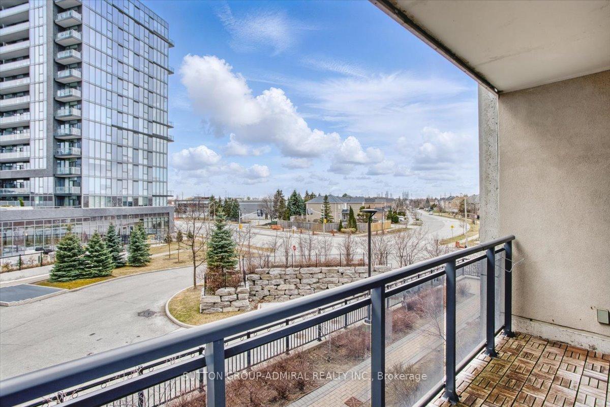 2 Bedrooms Condo at 95 North Park, Vaughan For sale