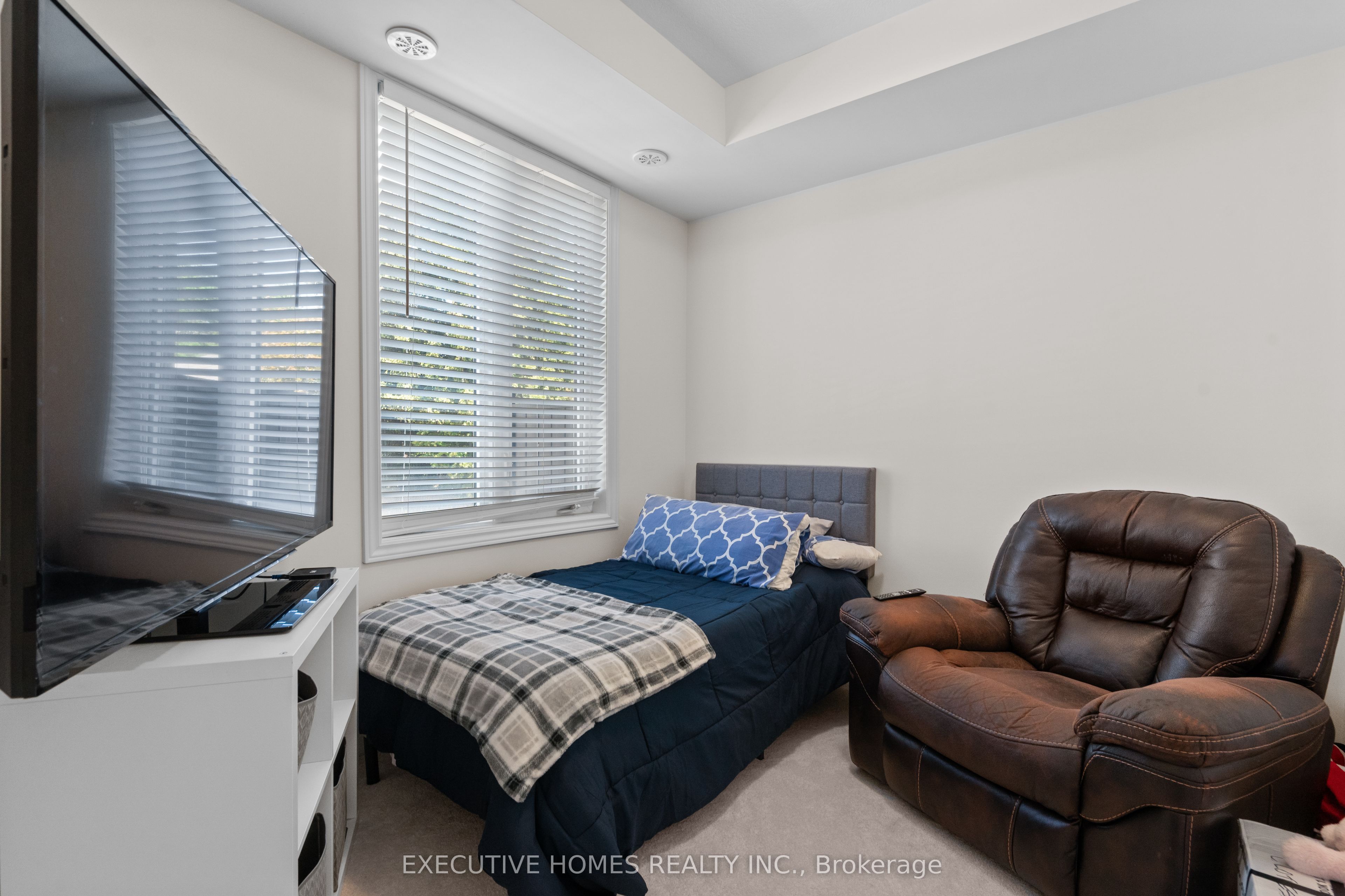 383 Dundas Street E, #74