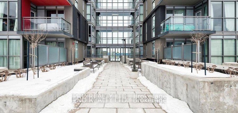 2 Bedrooms Condo at 5230 Dundas, Burlington For sale