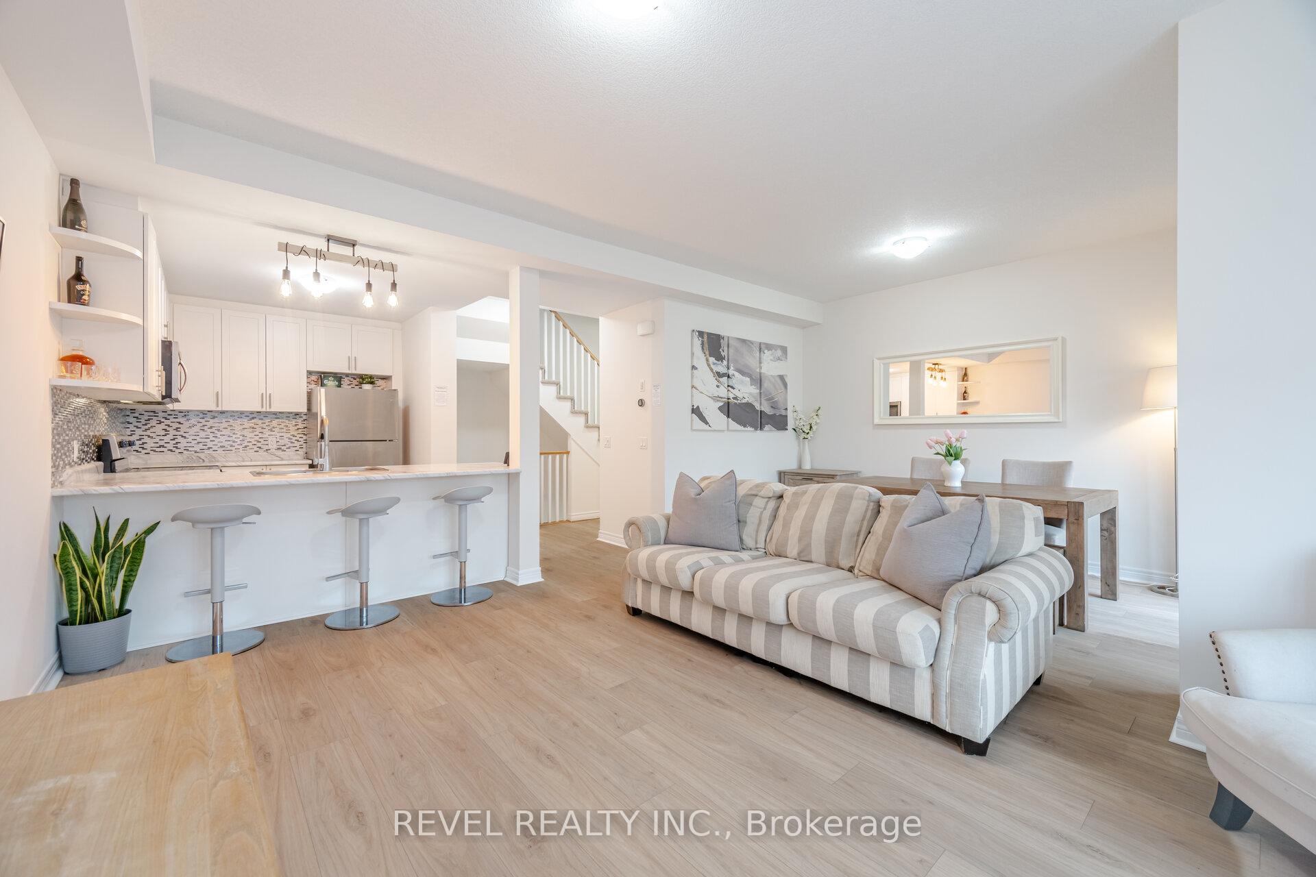 3 Bedrooms Condo at 316 Humphrey, Hamilton For sale