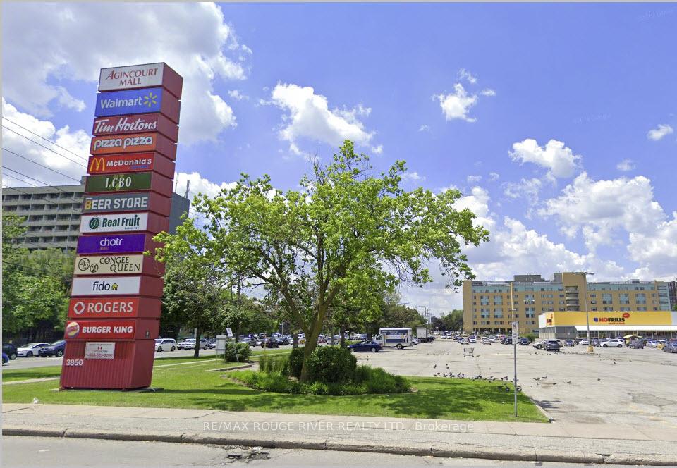 3 Bedrooms Condo at 2 Dowry, Toronto For sale