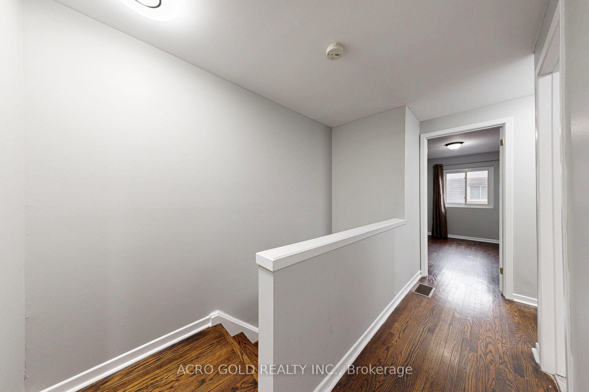 4 Bedrooms Condo at 441 Military,  Toronto For sale