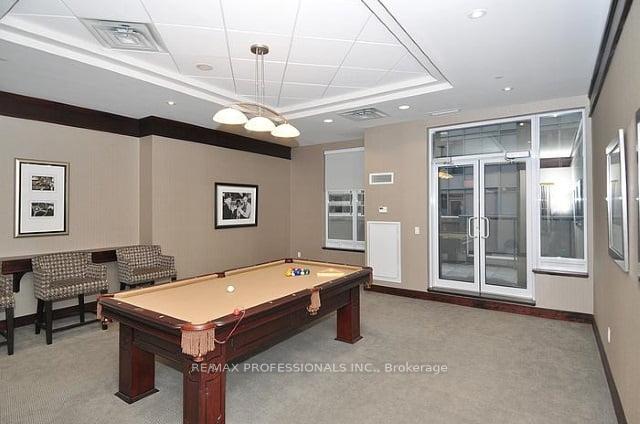 2 Bedrooms Condo at 35 Balmuto,  Toronto For sale