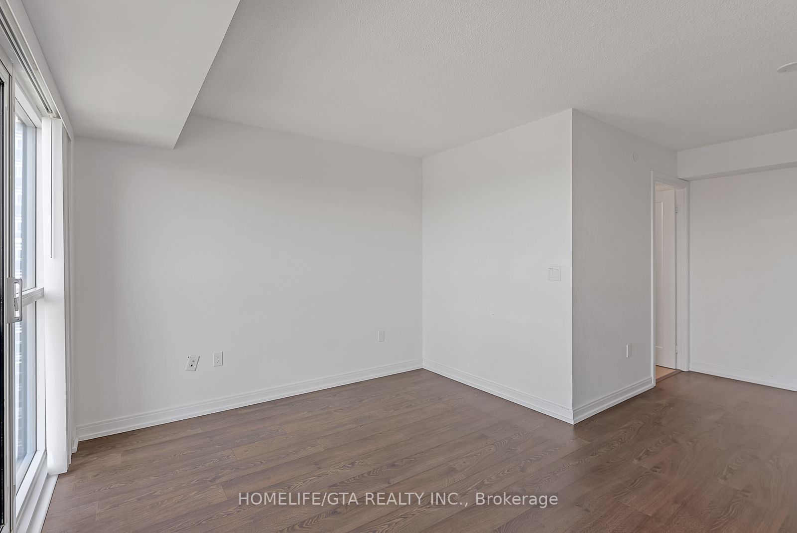 275 Village Green Square, #2121