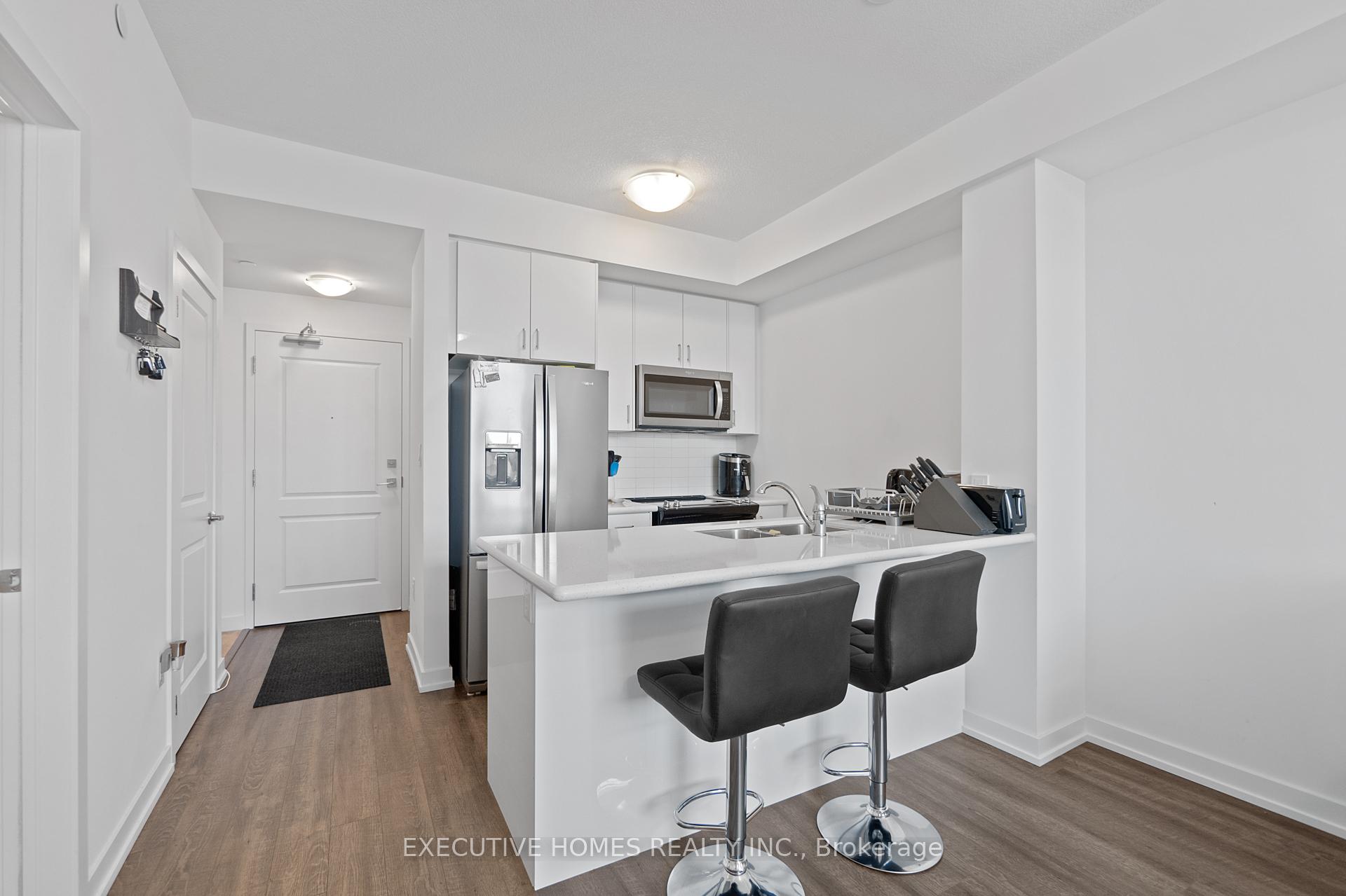 2 Bedrooms Condo at 450 Dundas, Hamilton For sale