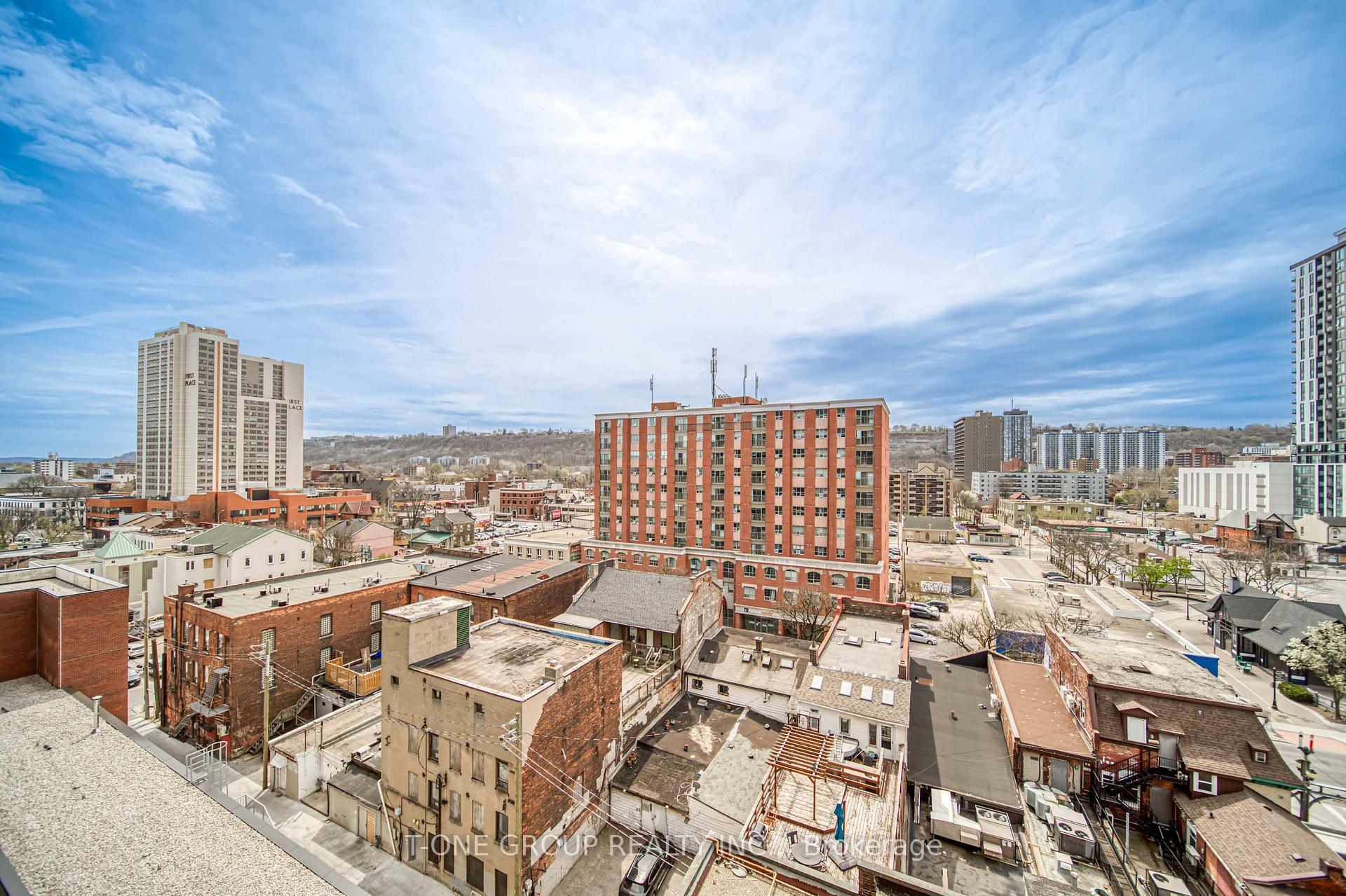 2 Bedrooms Condo at 1 Jarvis, Hamilton For sale