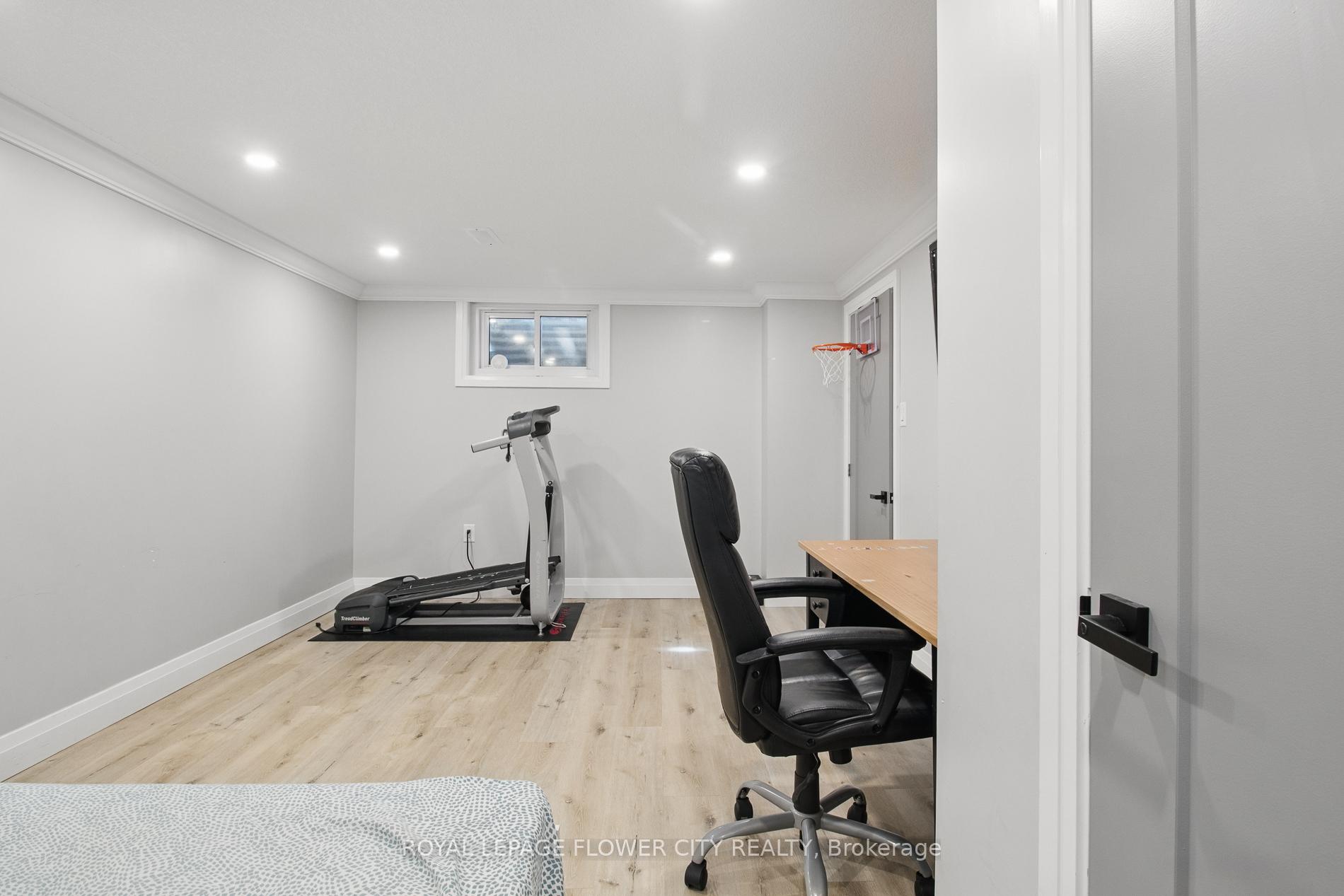 3 Bedrooms Condo at 151 Gateshead, Hamilton For sale