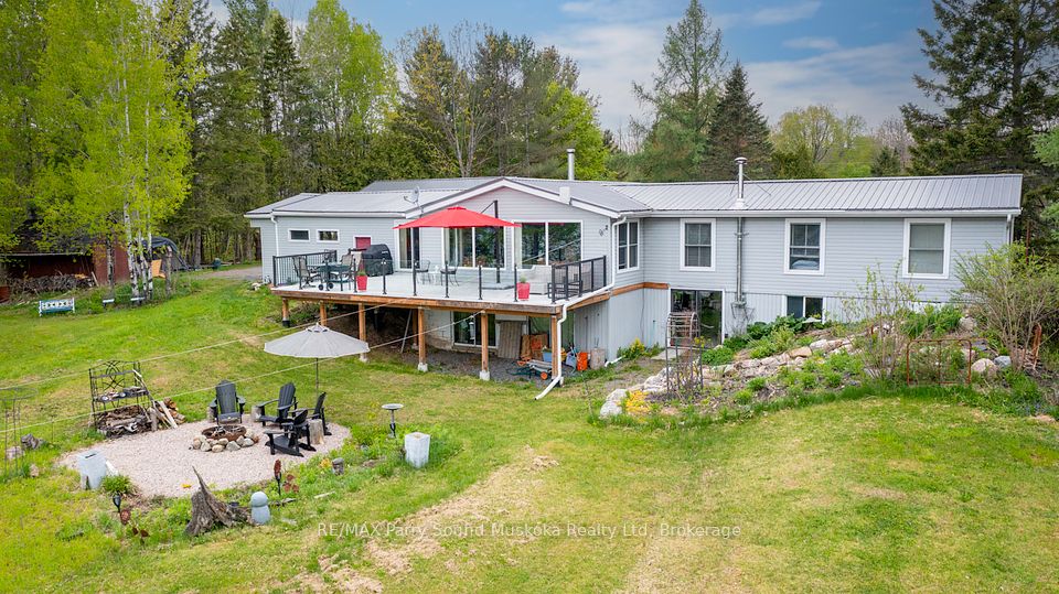 28 Lakeside Drive, McKellar, ON P2A 0B4