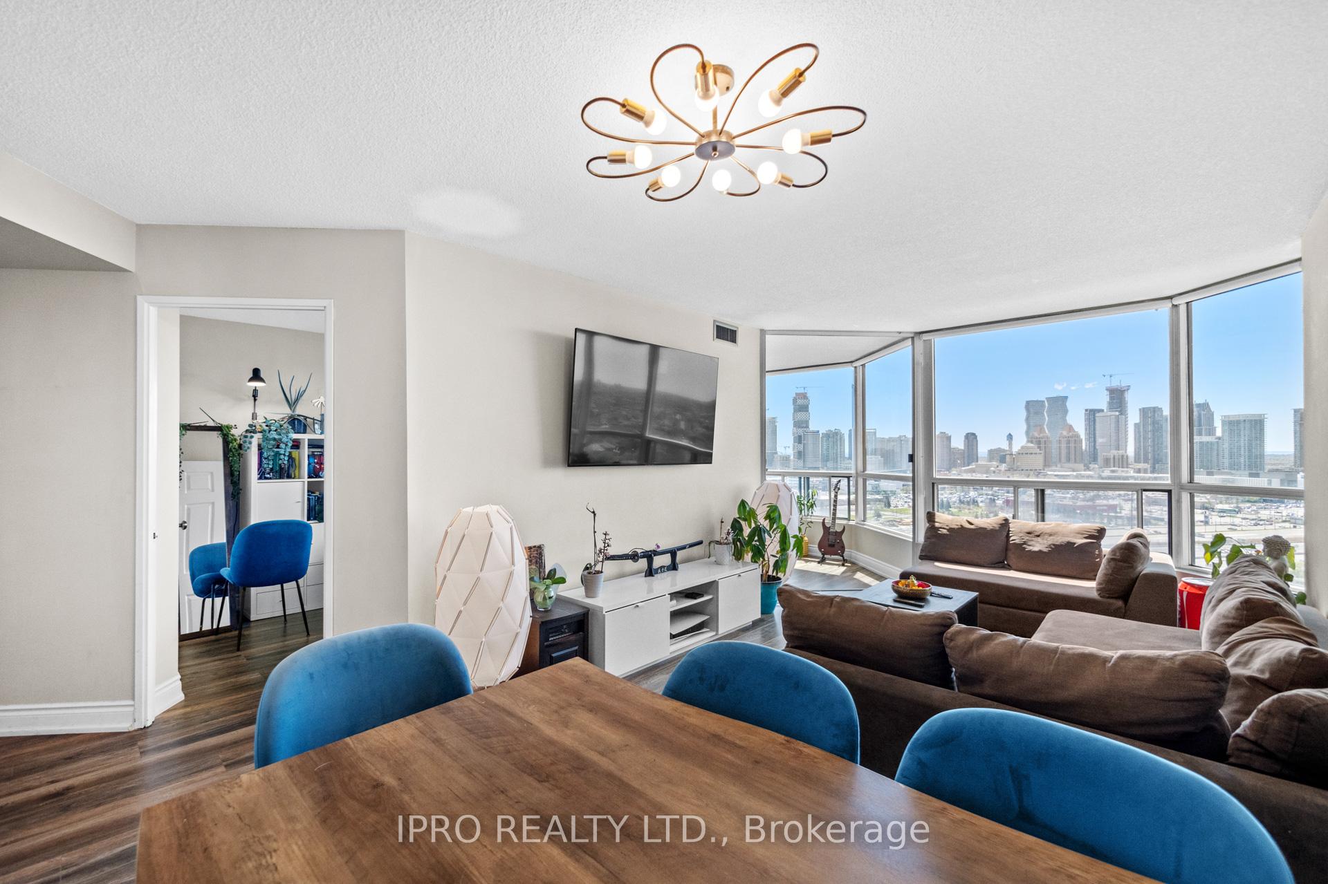 3 Bedrooms Condo at 4460 Tucana, Mississauga For sale