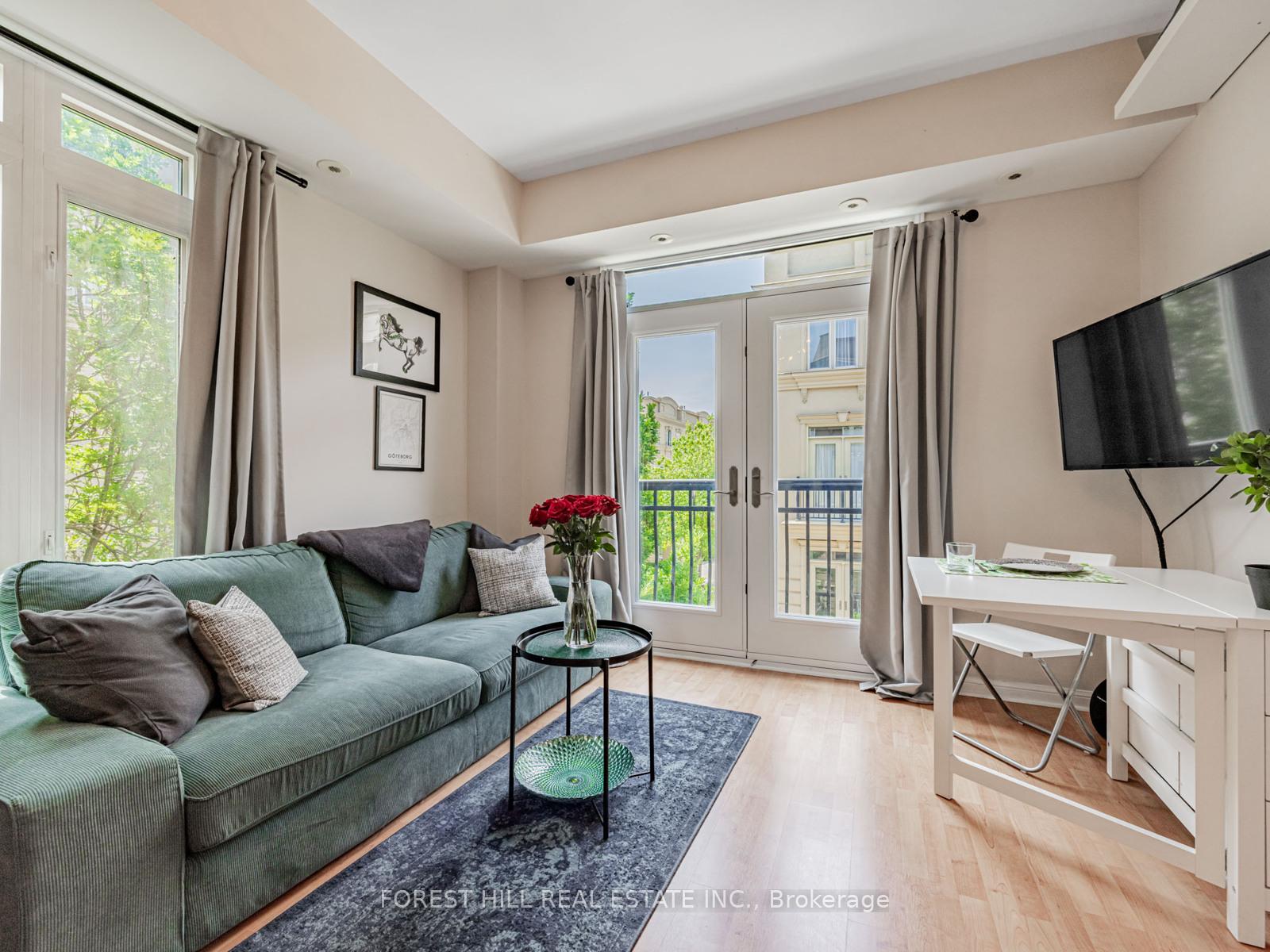 2 Bedrooms Condo at 68 Carr, Toronto For sale