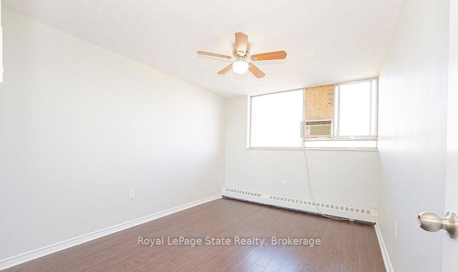 3 Bedrooms Condo at 1050 Stainton,  Mississauga For sale