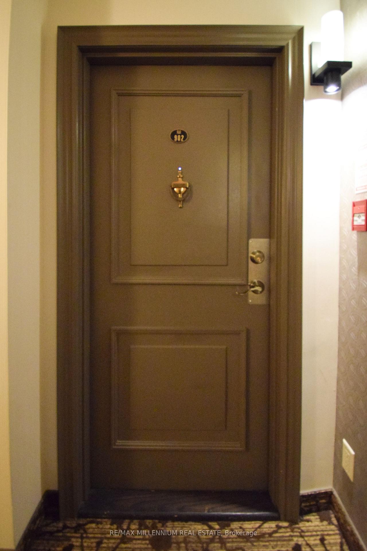 2 Bedrooms Condo at 1425 Ghent,  Burlington For sale