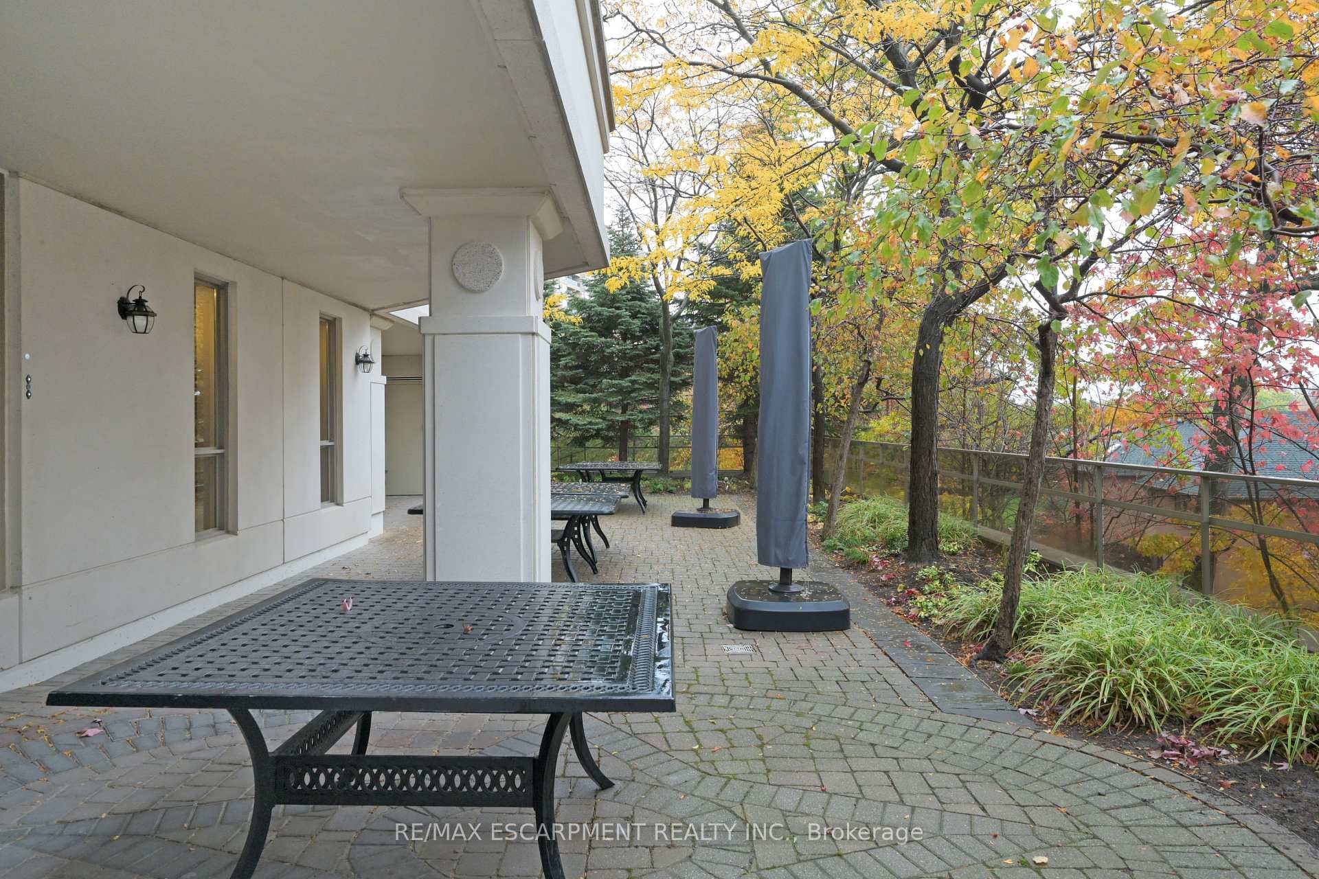 1 Bedroom Condo at 1900 The Collegeway, Mississauga For sale