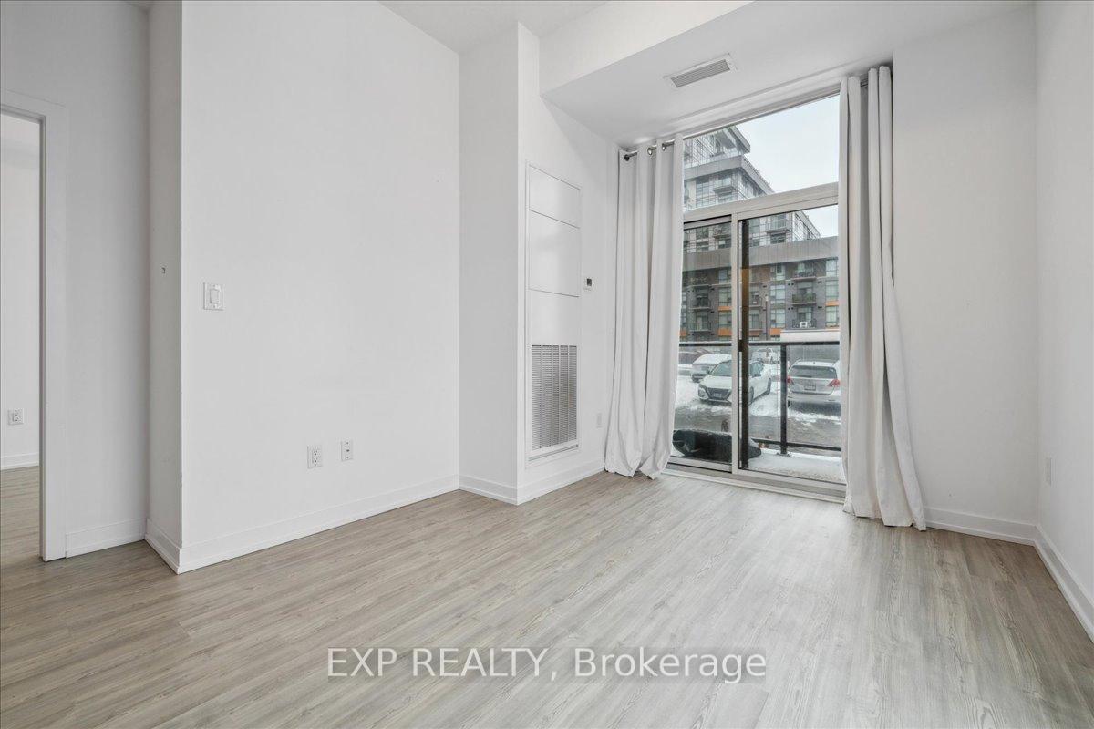 2 Bedrooms Condo at 450 Dundas,  Hamilton For sale