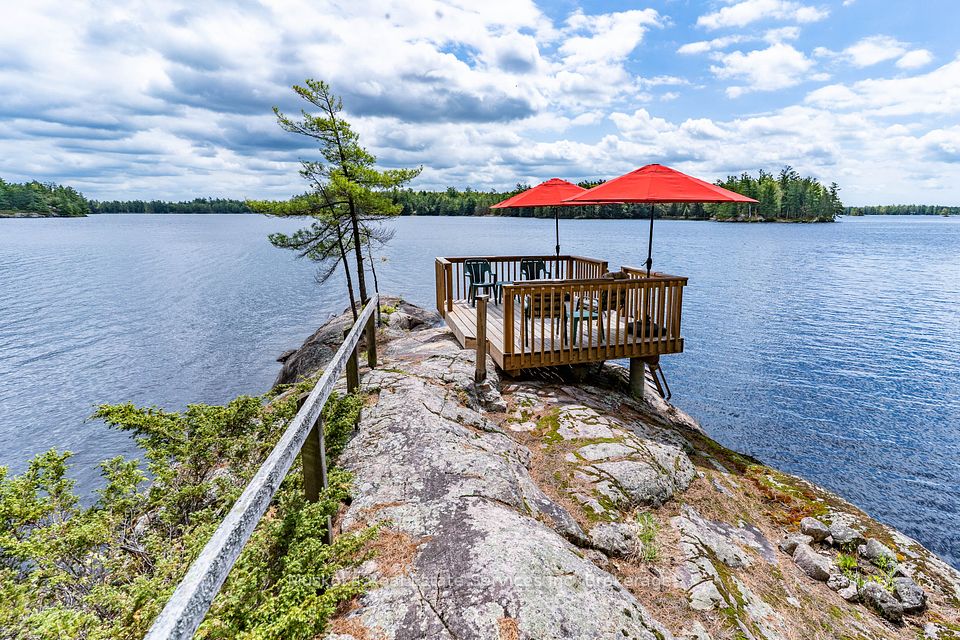 620 Kahshe Lake