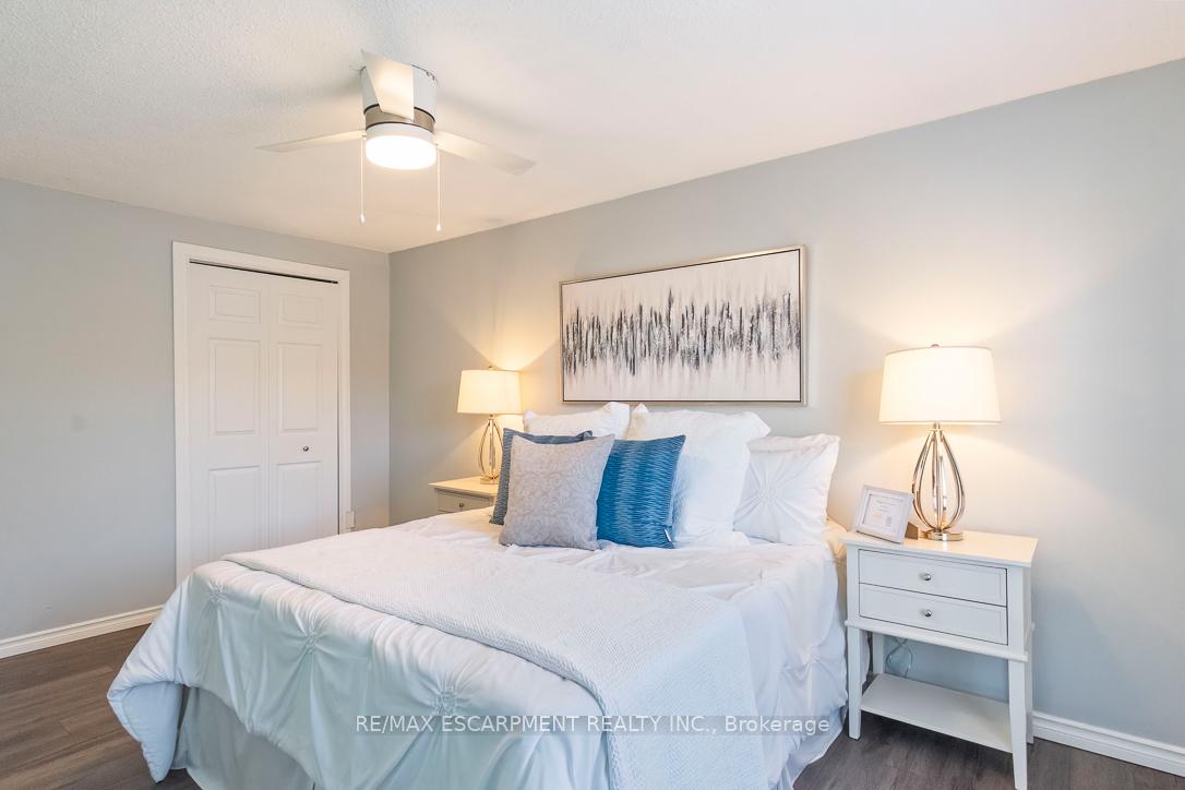 3 Bedrooms Condo at 1301 Upper Gage, Hamilton For sale