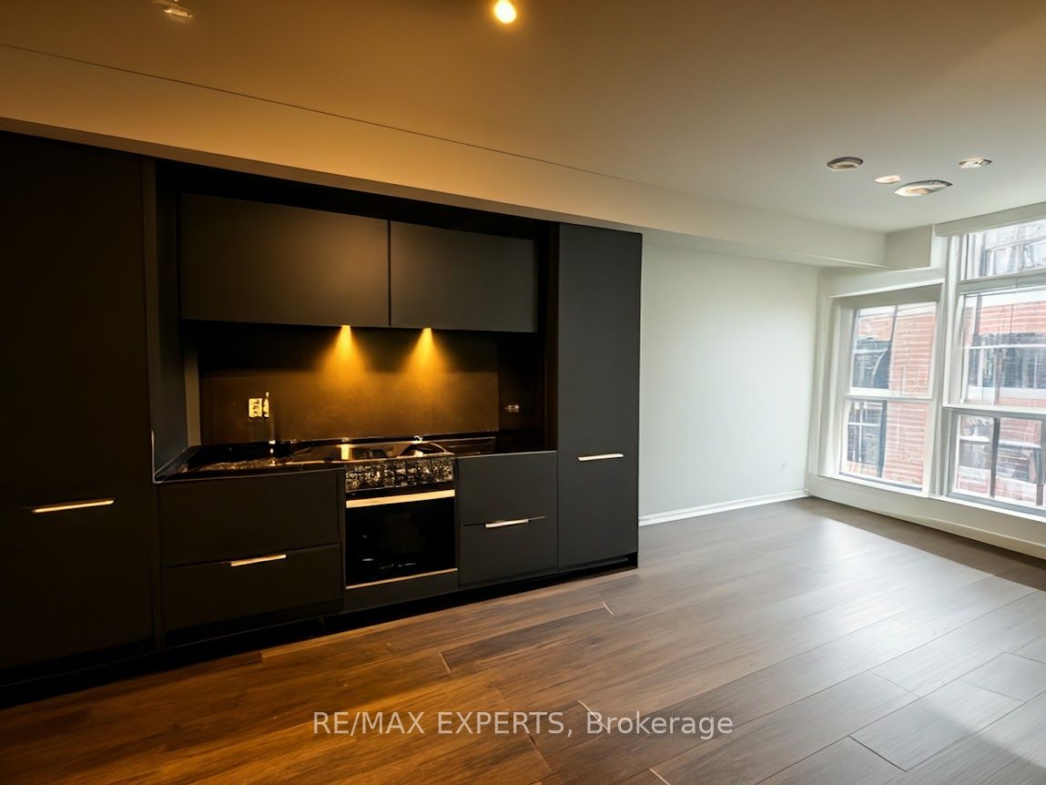 #716 - 15 Mercer Street, Toronto, ON M5V 1H2