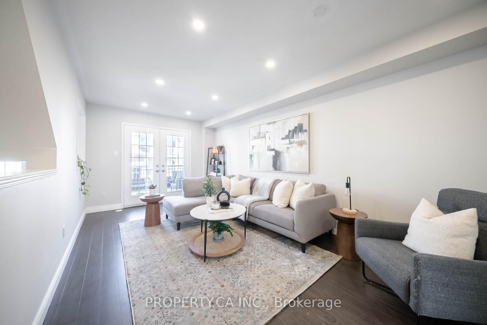 3 Bedrooms Condo at 601 Shoreline, Mississauga For sale