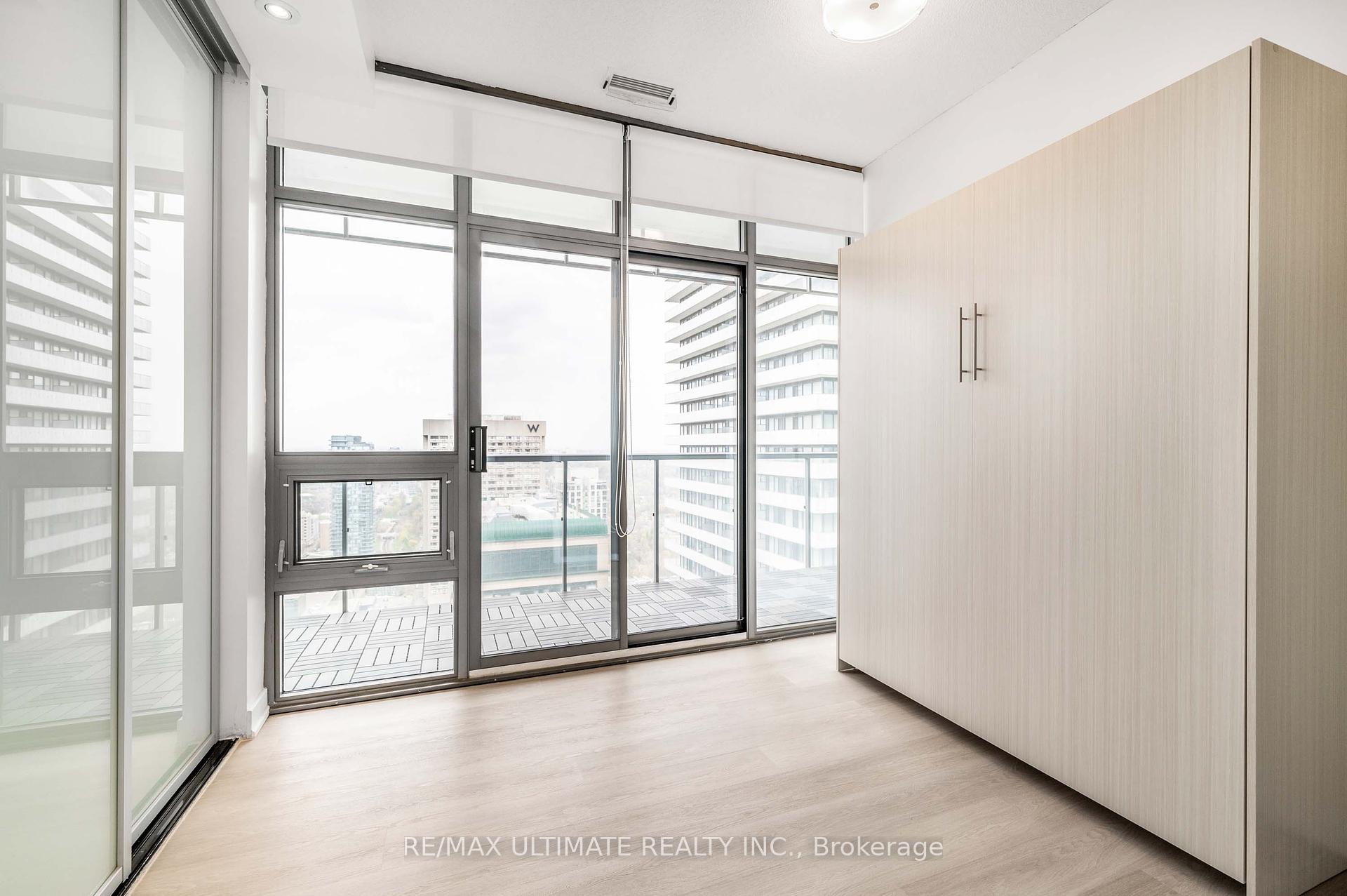 2 Bedrooms Condo at 33 Charles, Toronto For sale