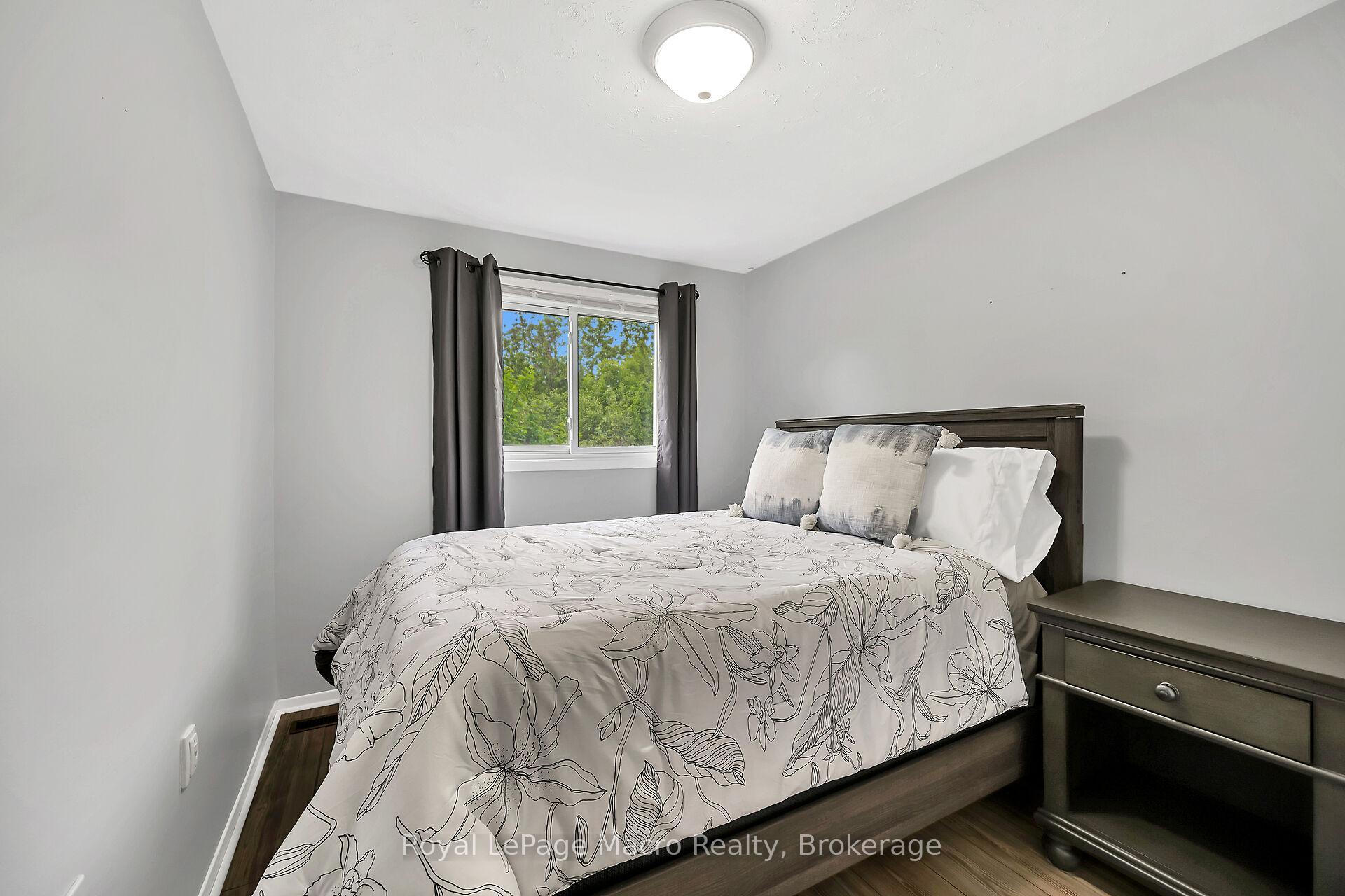 3 Bedrooms Condo at 10 Angus, Hamilton For sale