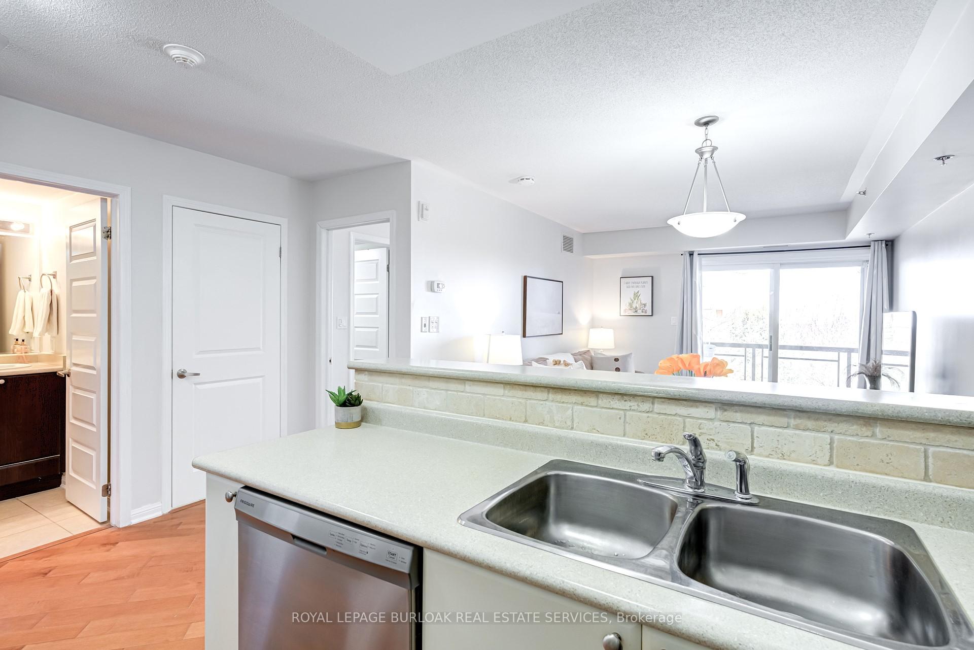 1 Bedroom Condo at 3060 Rotary,  Burlington For sale