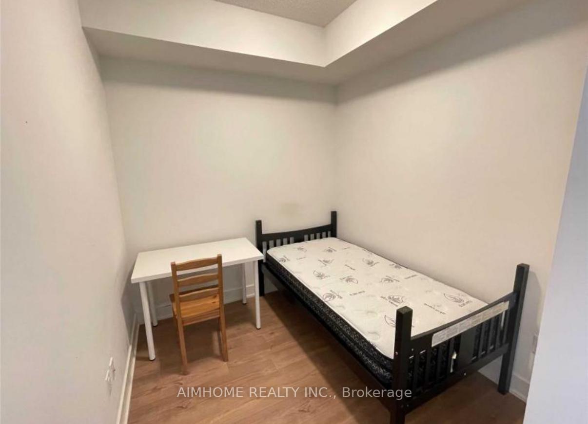 2 Bedrooms Condo at 30 Roehampton, Toronto For sale