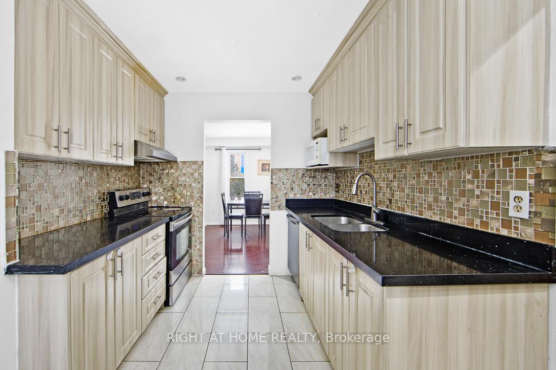 3 Bedrooms Condo at 50 Silver Bell,  Toronto For sale