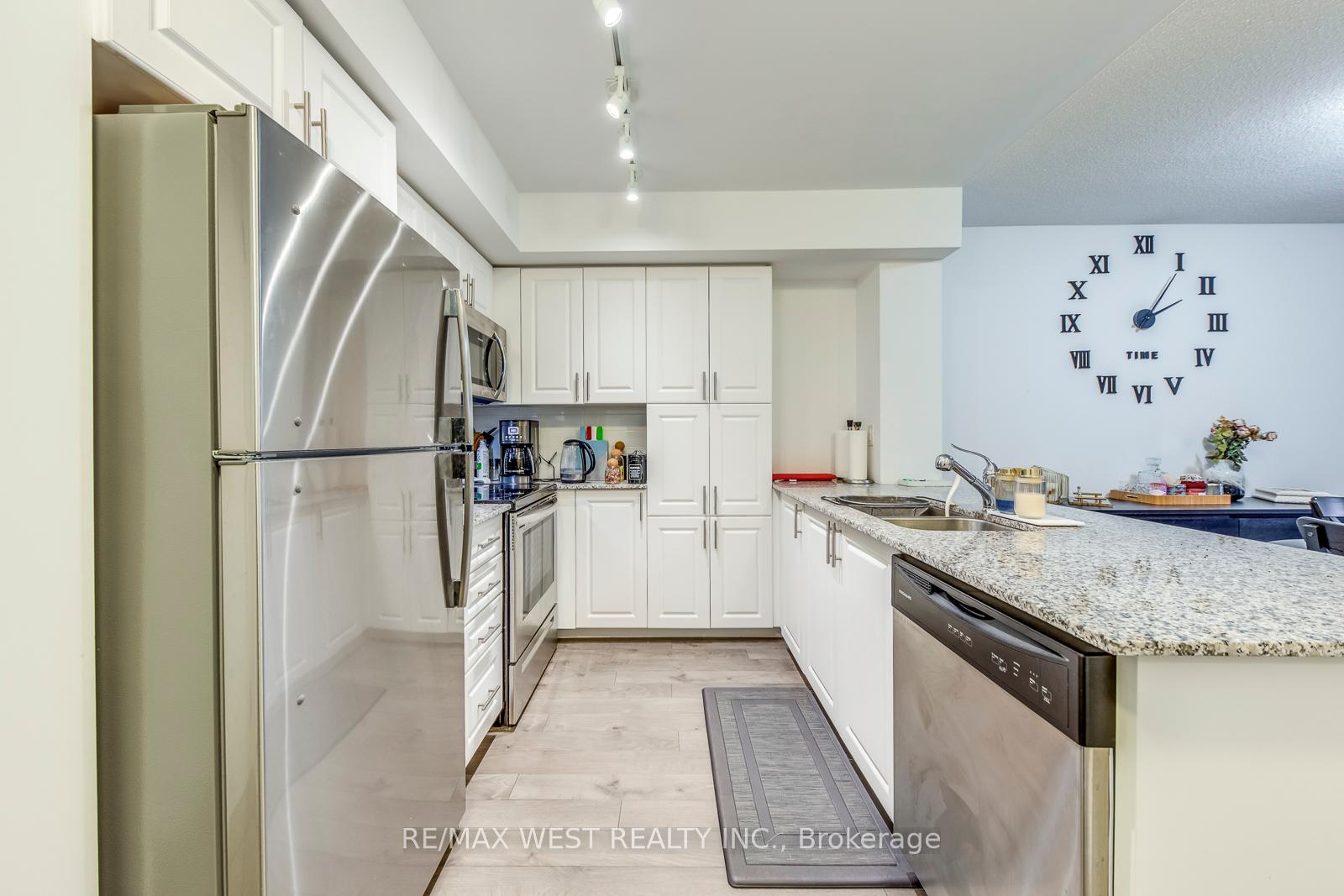 1 Bedroom Condo at 3091 Dufferin,  Toronto For sale