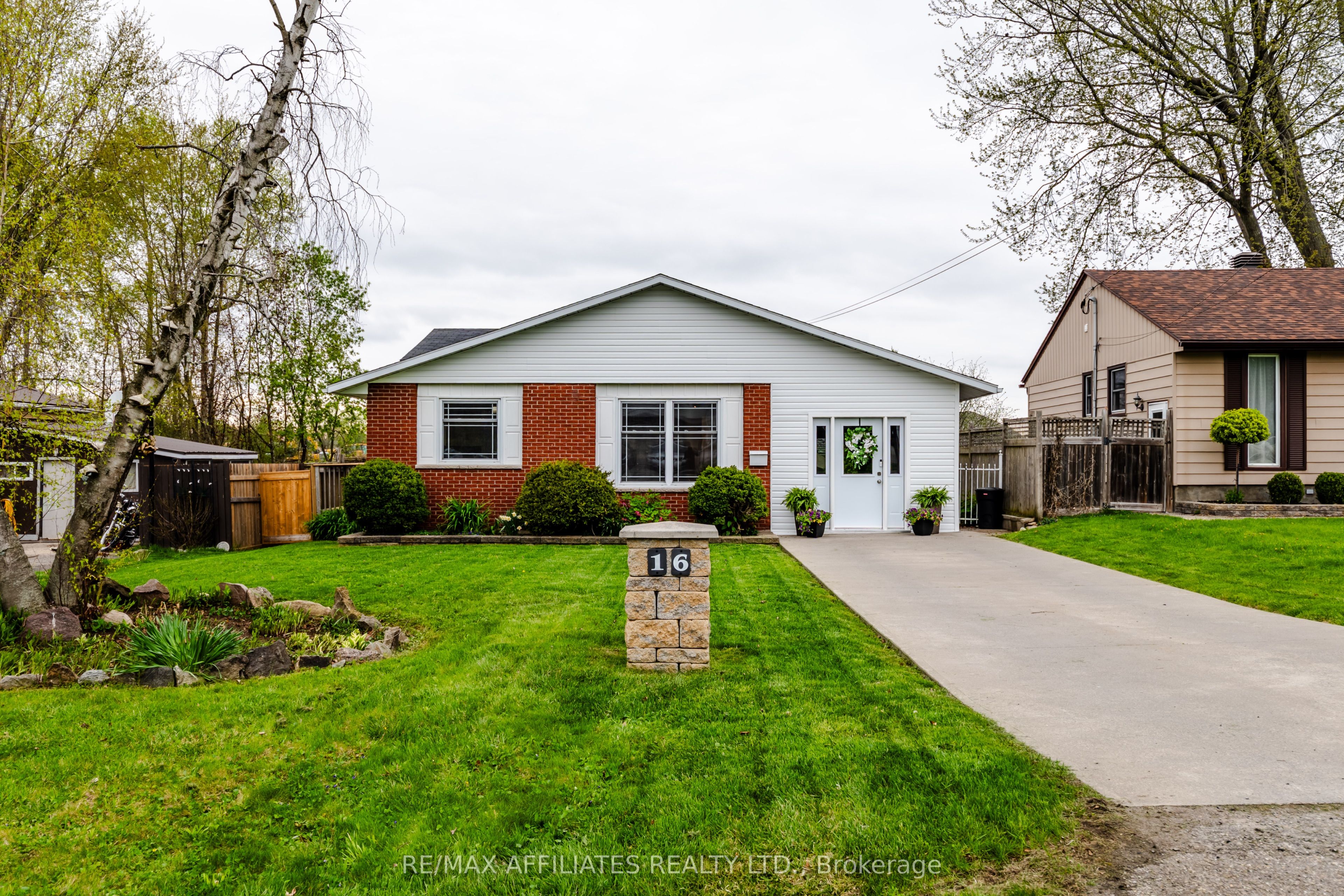 16 Duke Street, Brockville, ON K6V 3J1