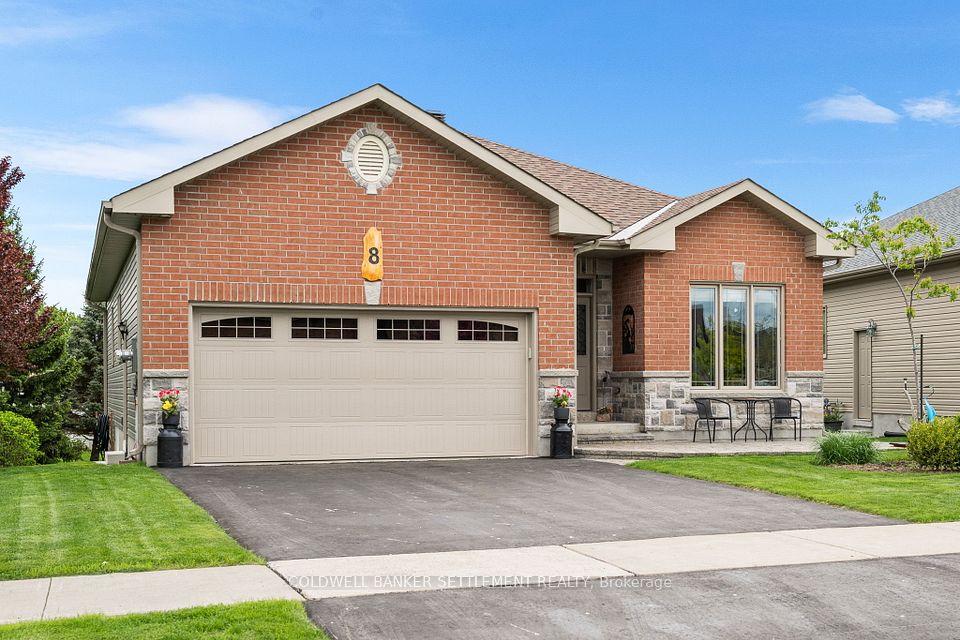 8 Senators Gate Drive, Perth, ON K7H 0B5