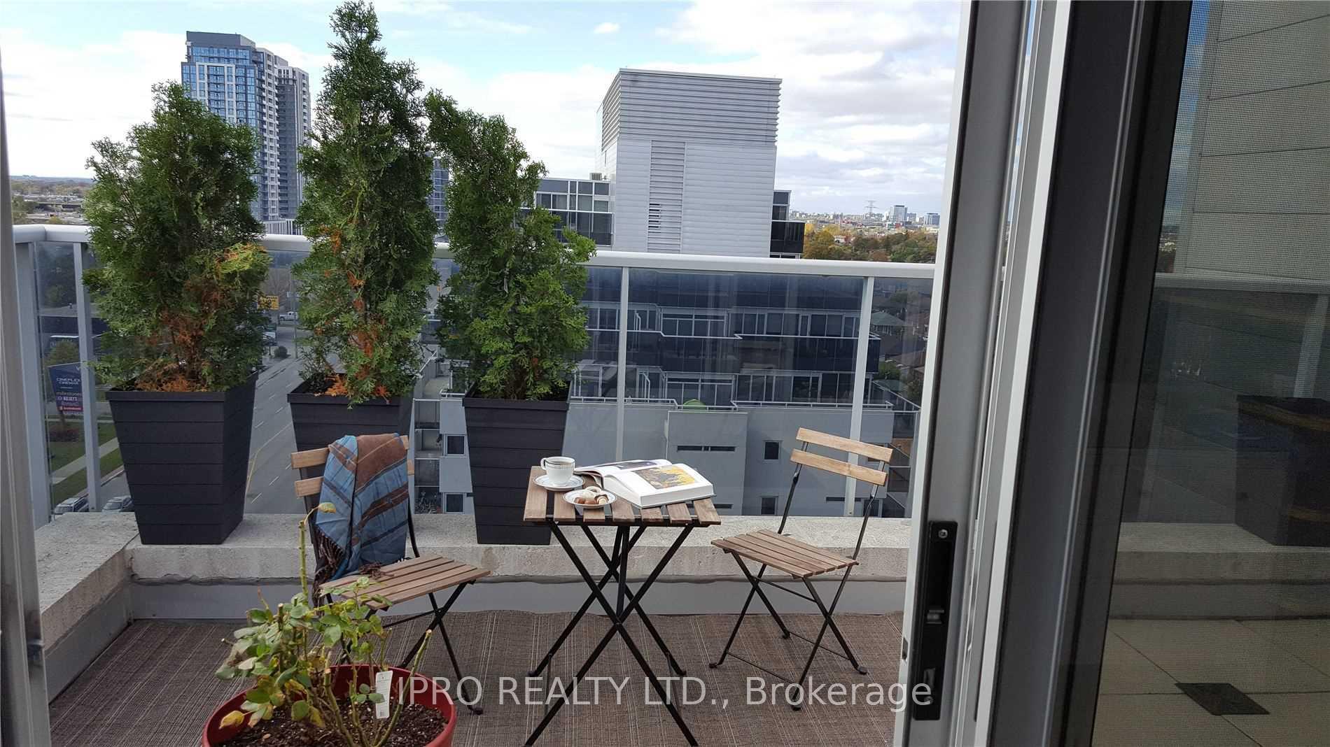 3 Bedrooms Condo at 1040 The Queensway,  Toronto For sale