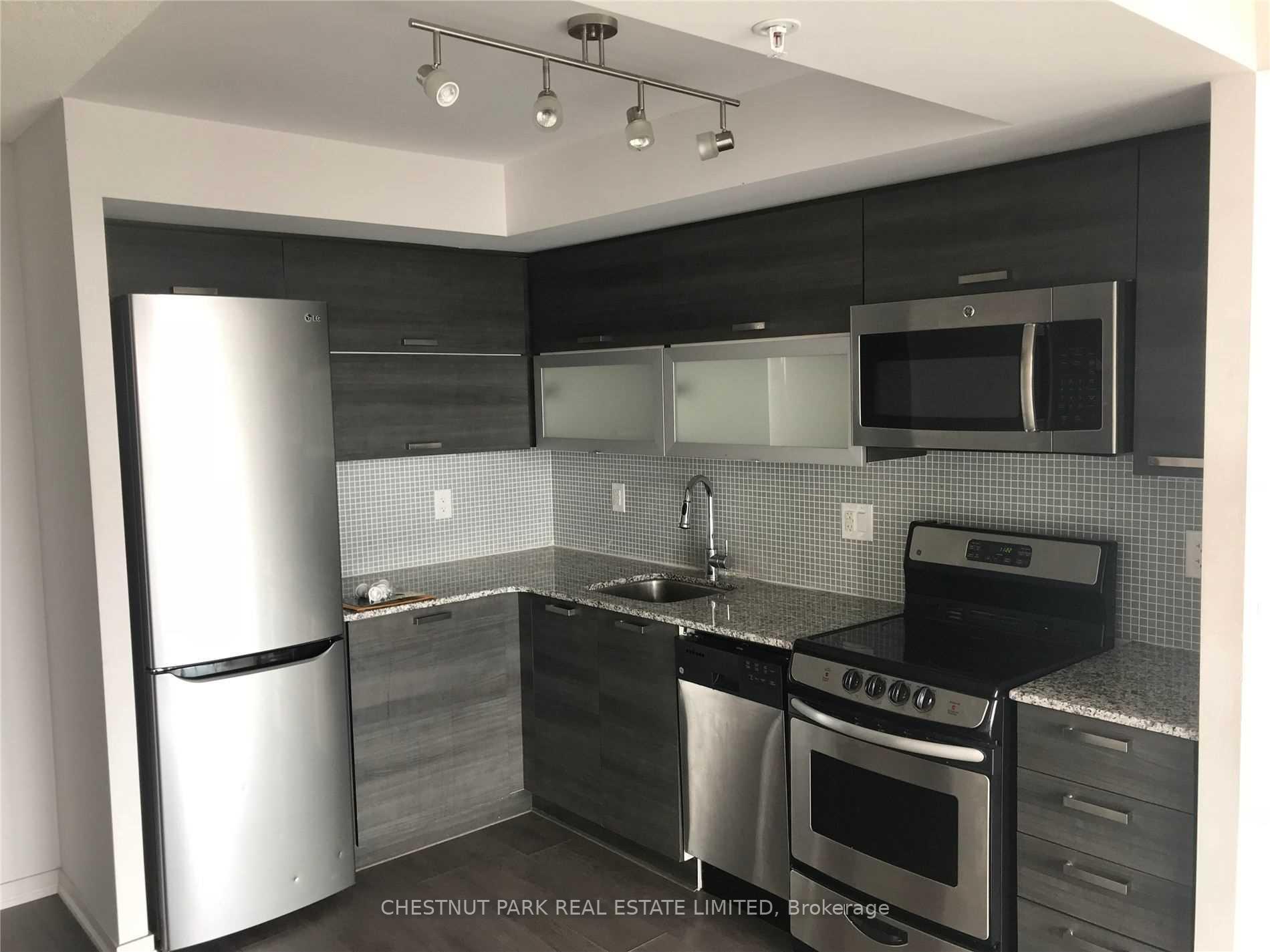 2 Bedrooms Condo at 36 Lisgar, Toronto For sale