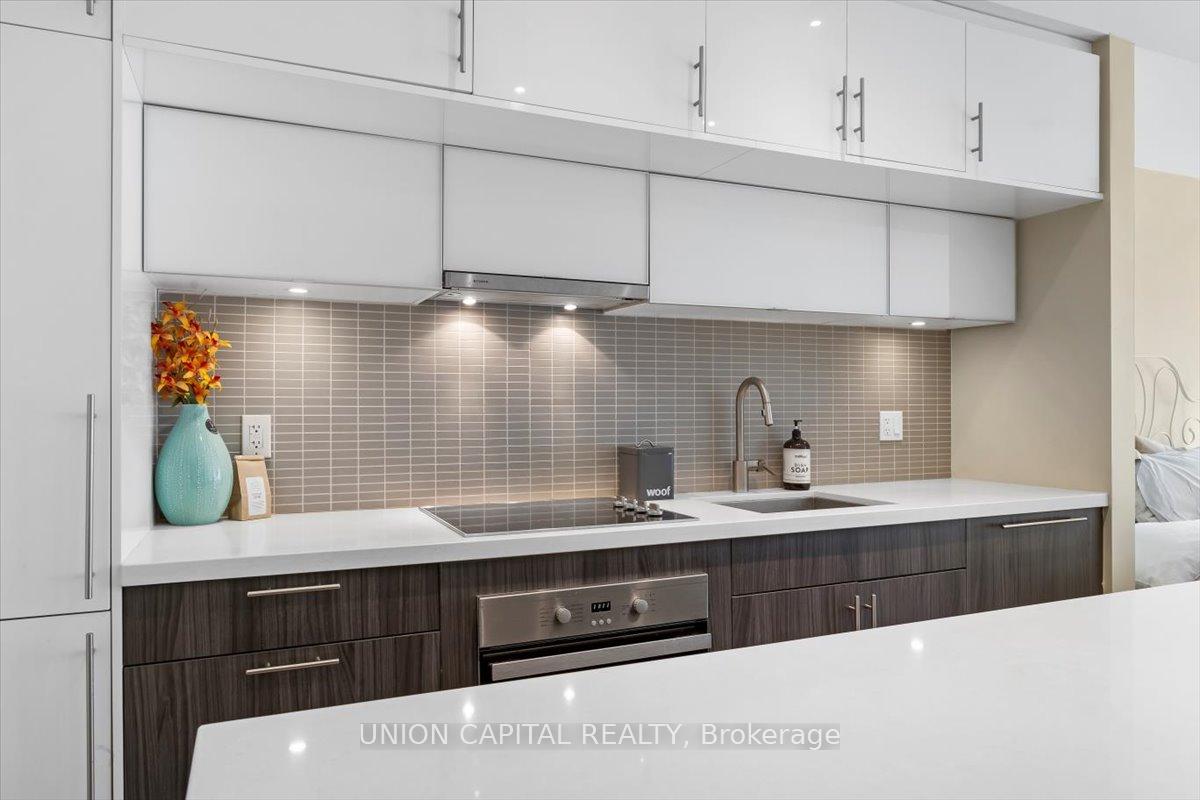Condo at 8 Mercer, Toronto For sale