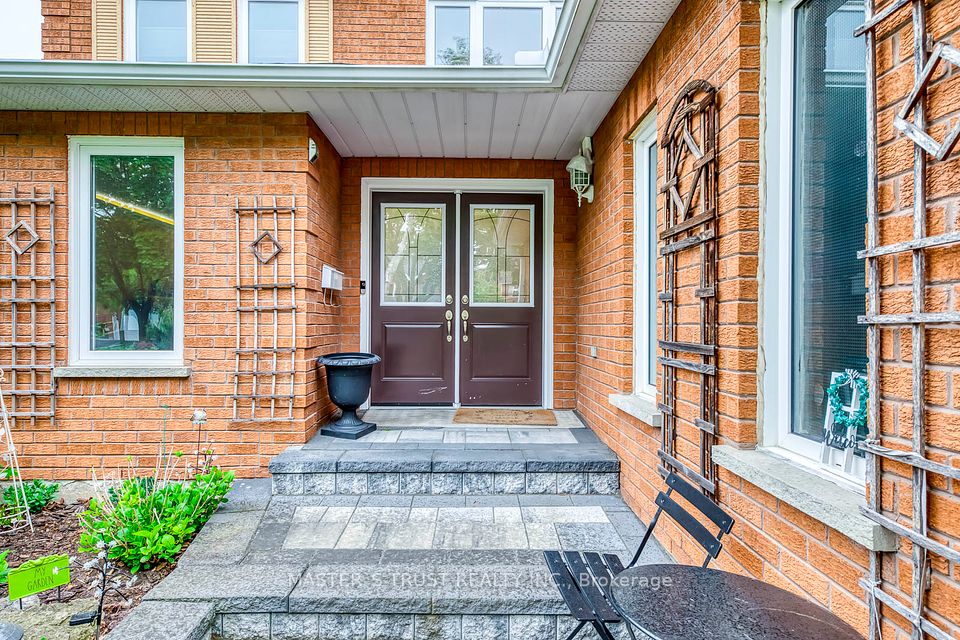 5428 Edencroft Crescent, Mississauga, ON L5M 4M7